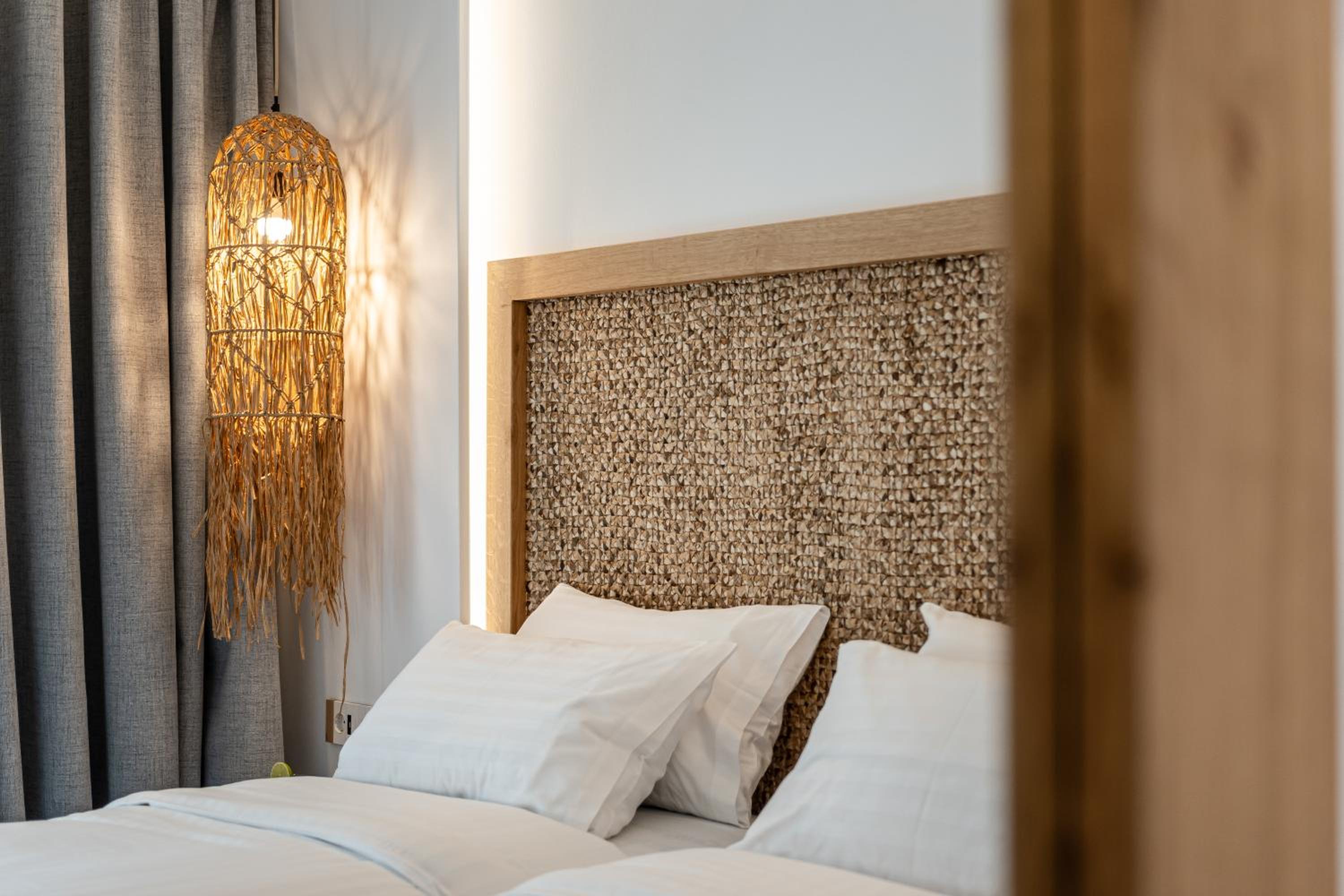 Deluxe Double or Twin Room - Photo 11
