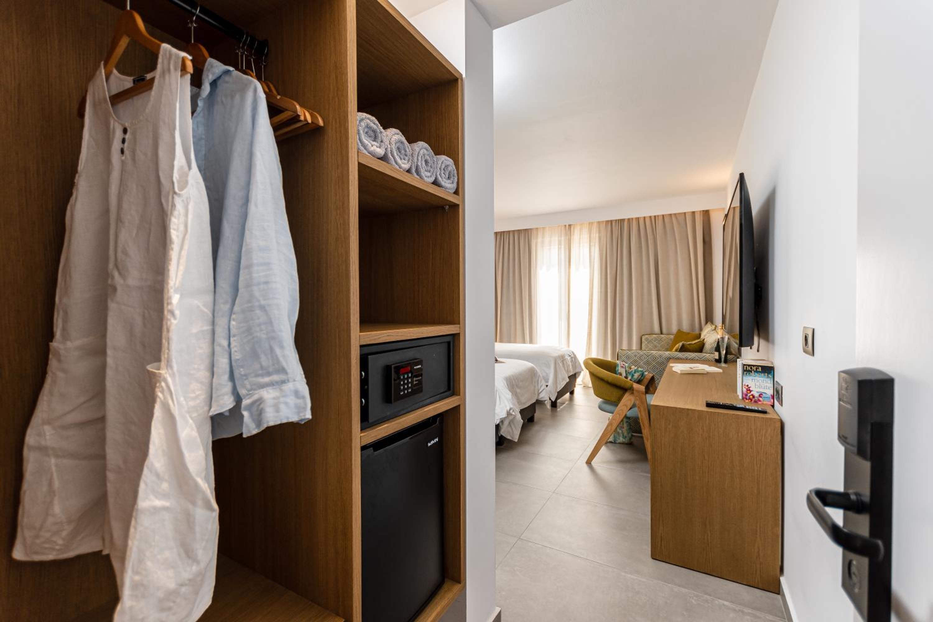 Triple Room - Photo 18