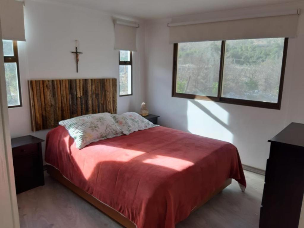 Three-Bedroom House photo 3