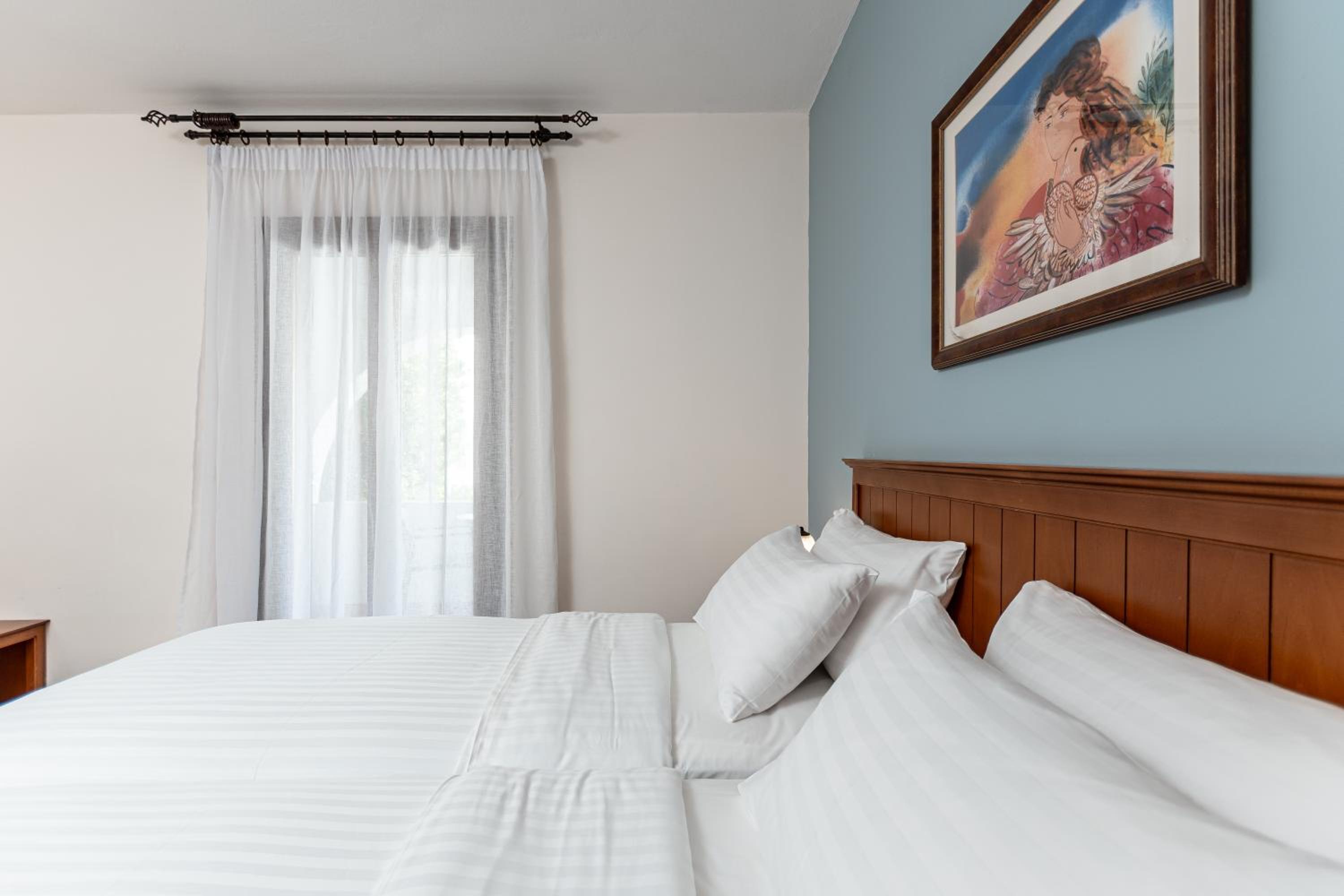 Double or Twin Room - Photo 7