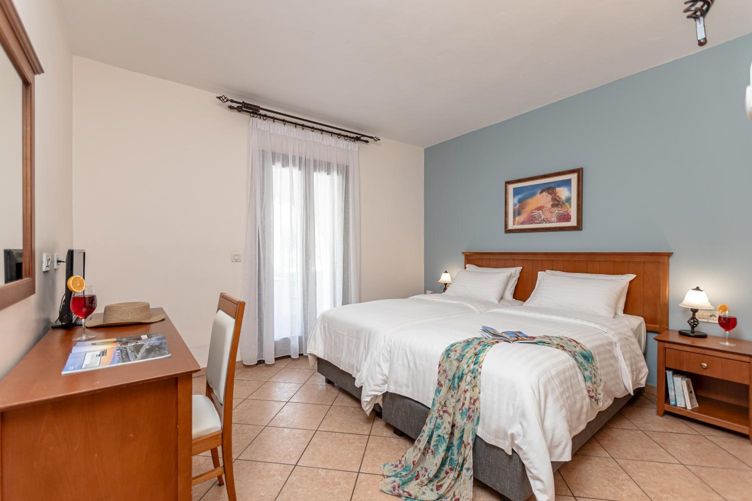 Double or Twin Room - Photo 3