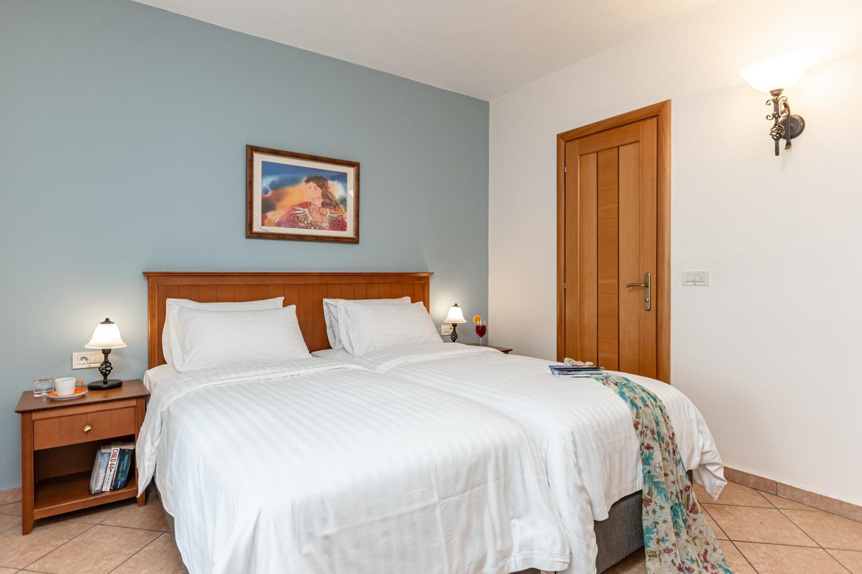 Double or Twin Room - Photo 15