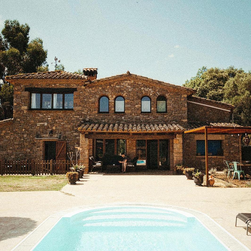 Five-Bedroom House photo 2