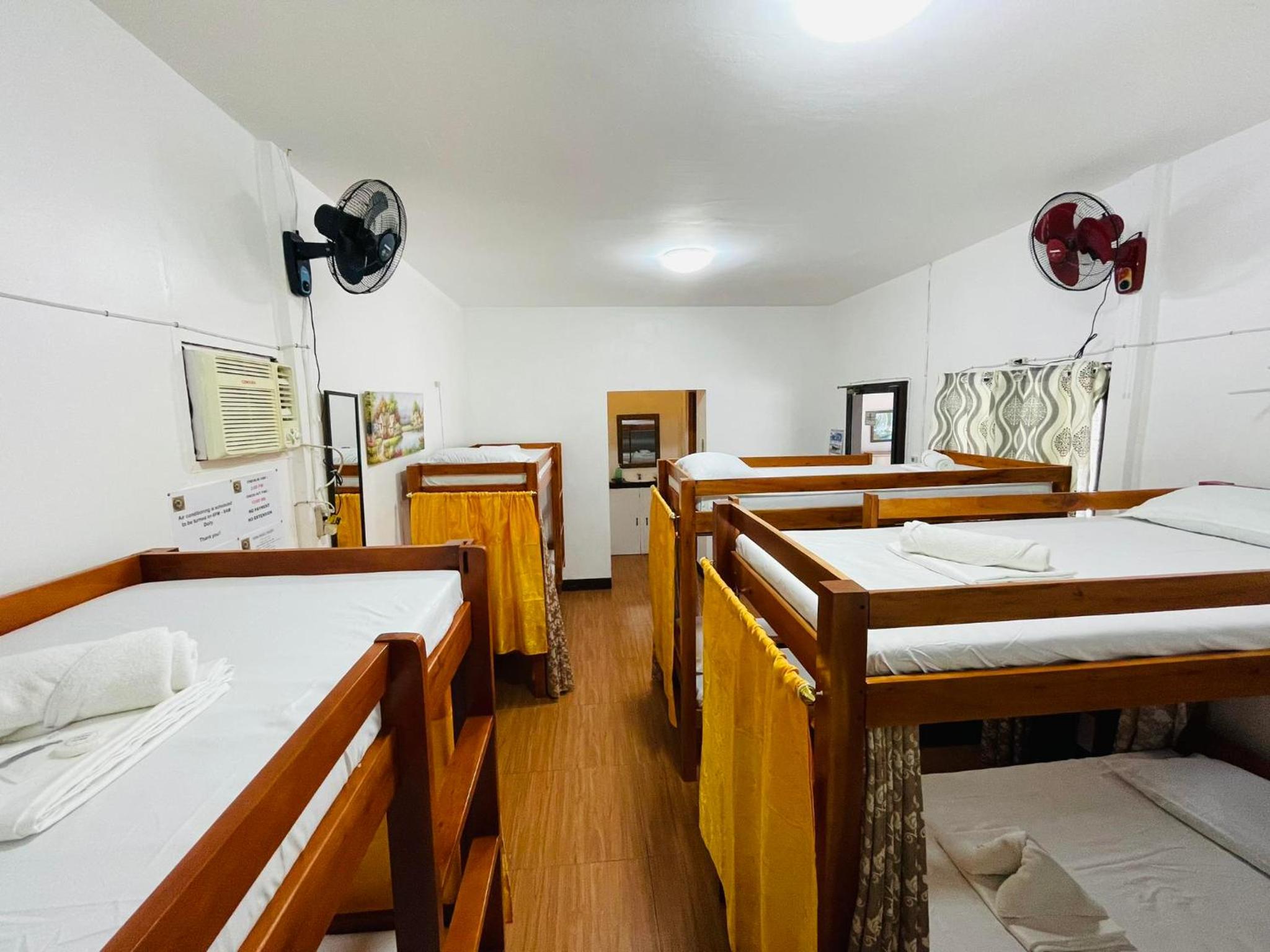 Bed in 8-Bed Mixed Dormitory Room photo 2