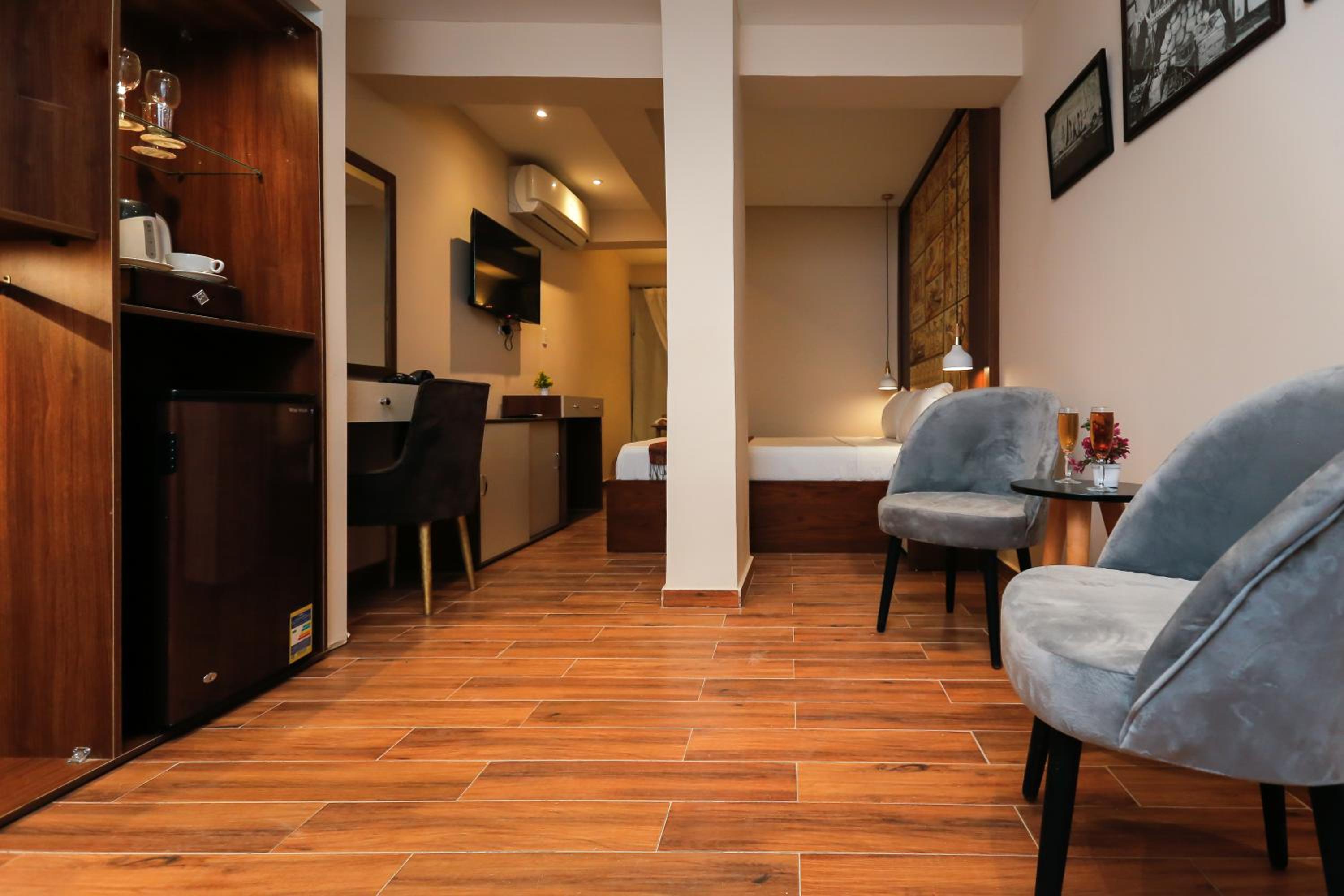 Luxury Triple Room with Pyramids view