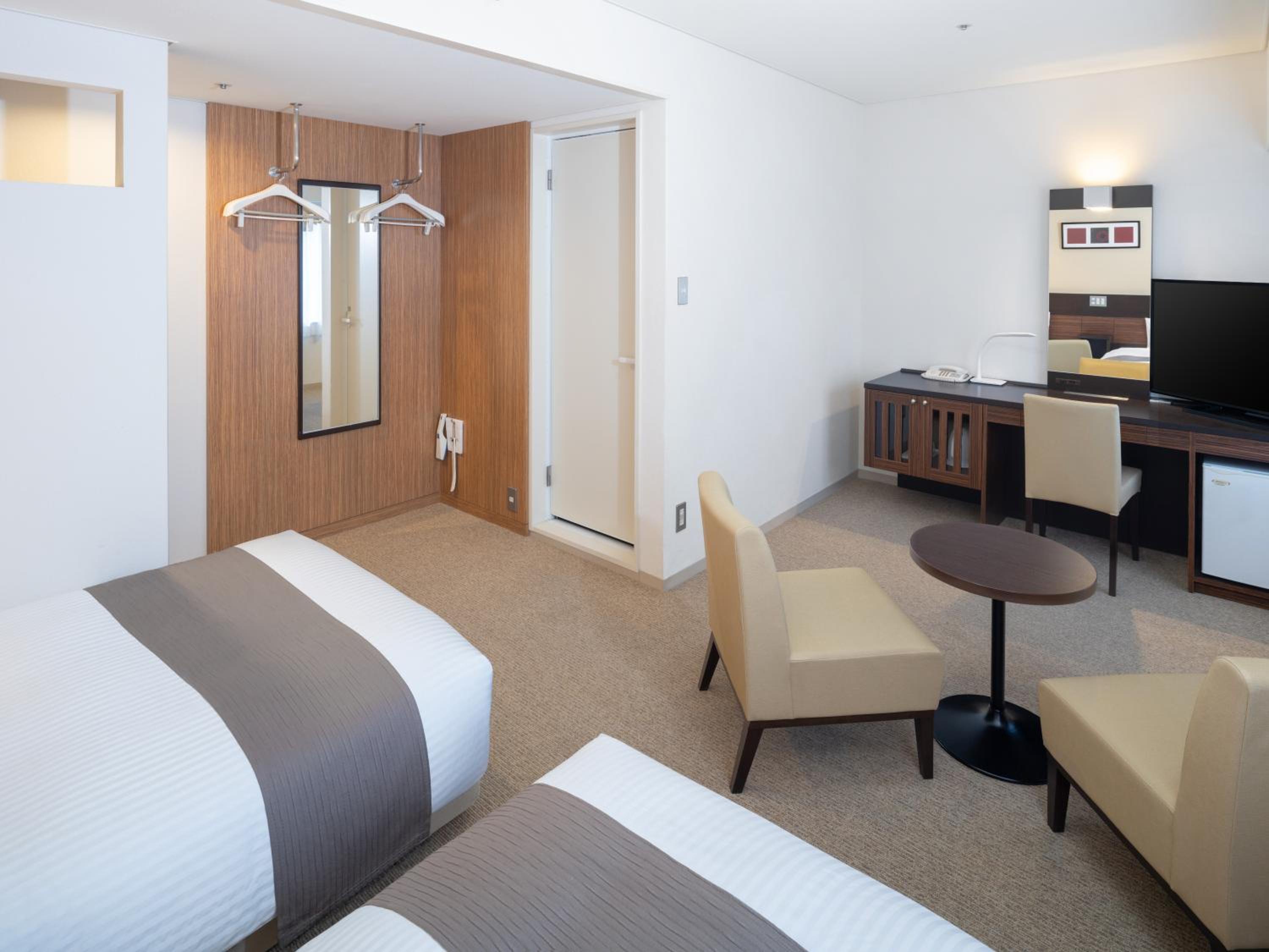 Deluxe Twin Room - Non-Smoking - Photo 2