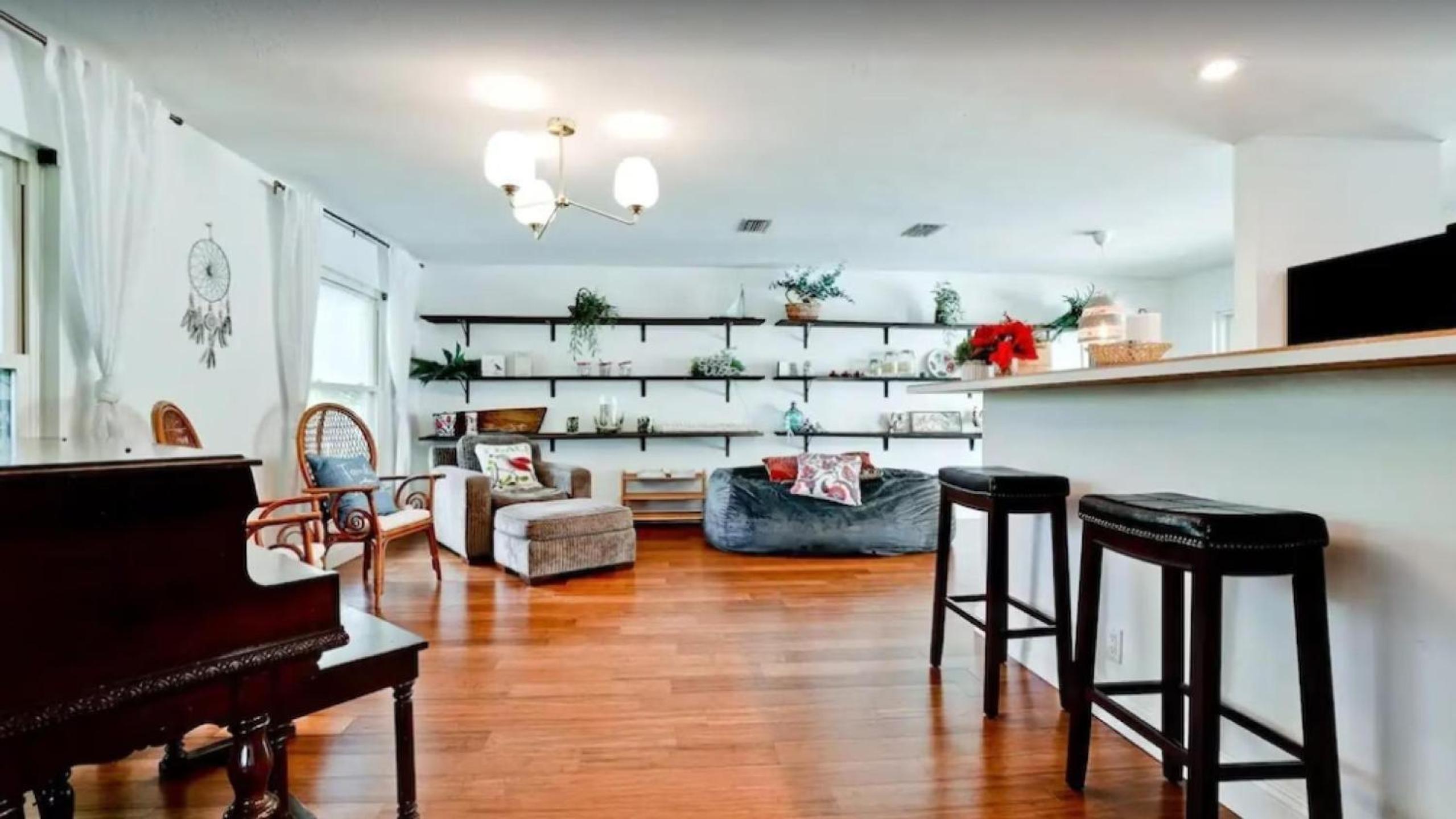Three-Bedroom Vacation Home  photo 2