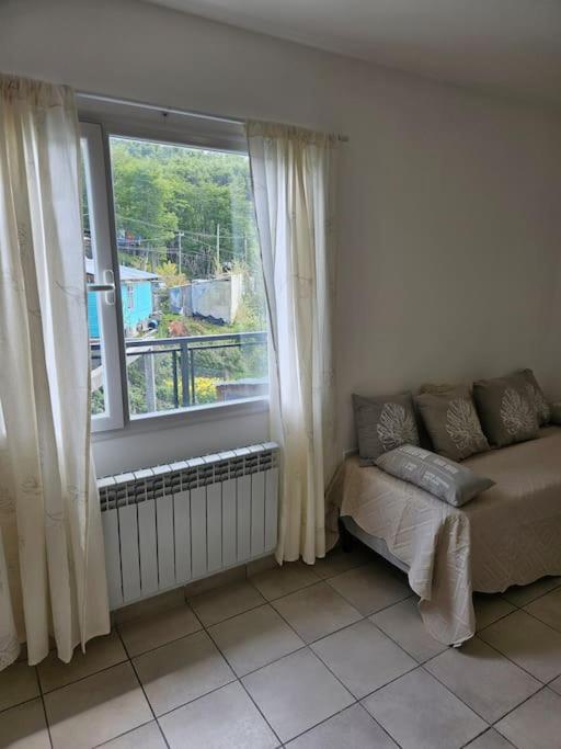 Apartment with Mountain View photo 2