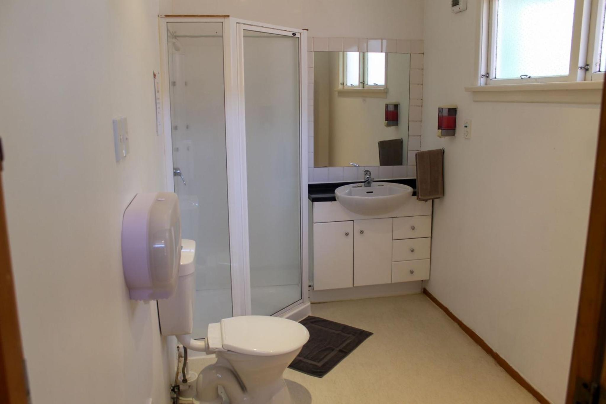 Double Room with Private Bathroom - Photo 1