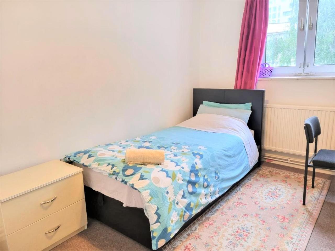 Large Single Room photo 2