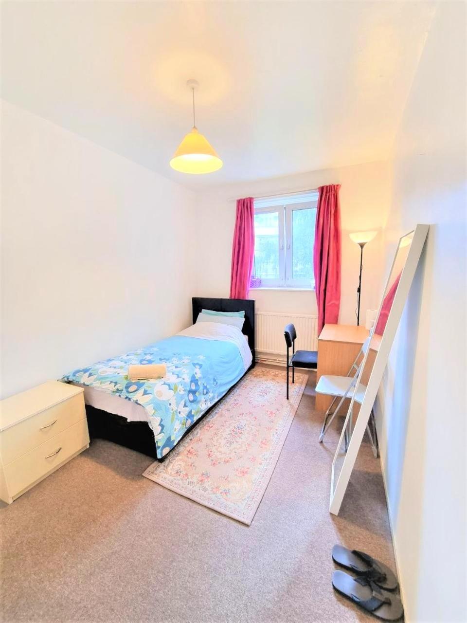 Large Single Room photo 3