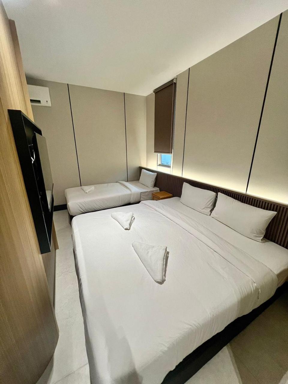 Executive Suite - Photo 1