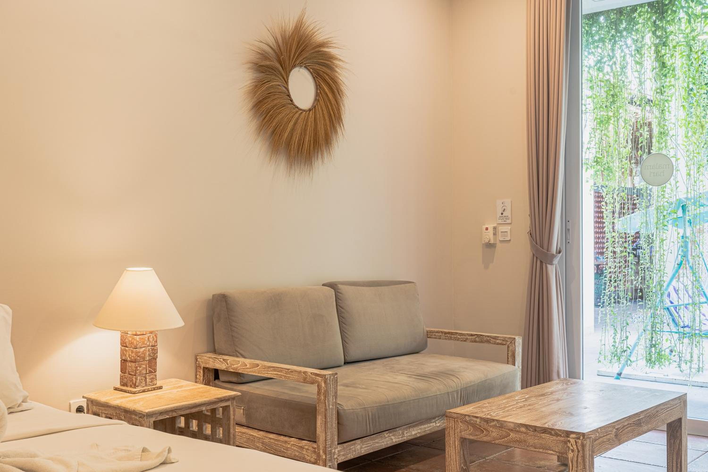 Suite - Photo 12