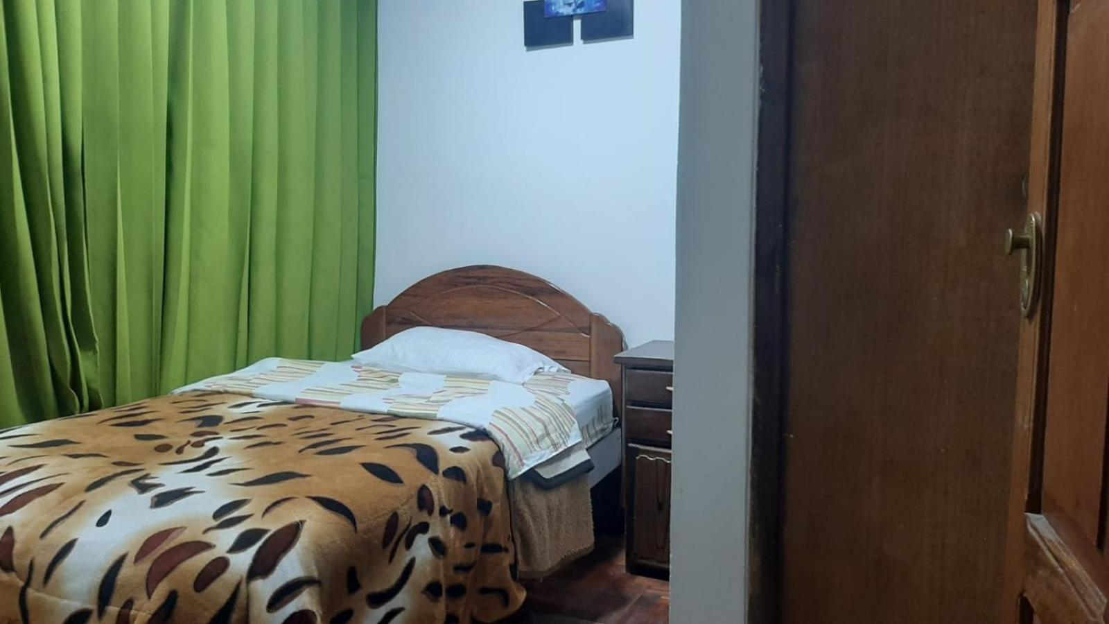 Single Room with Private Bathroom photo 2