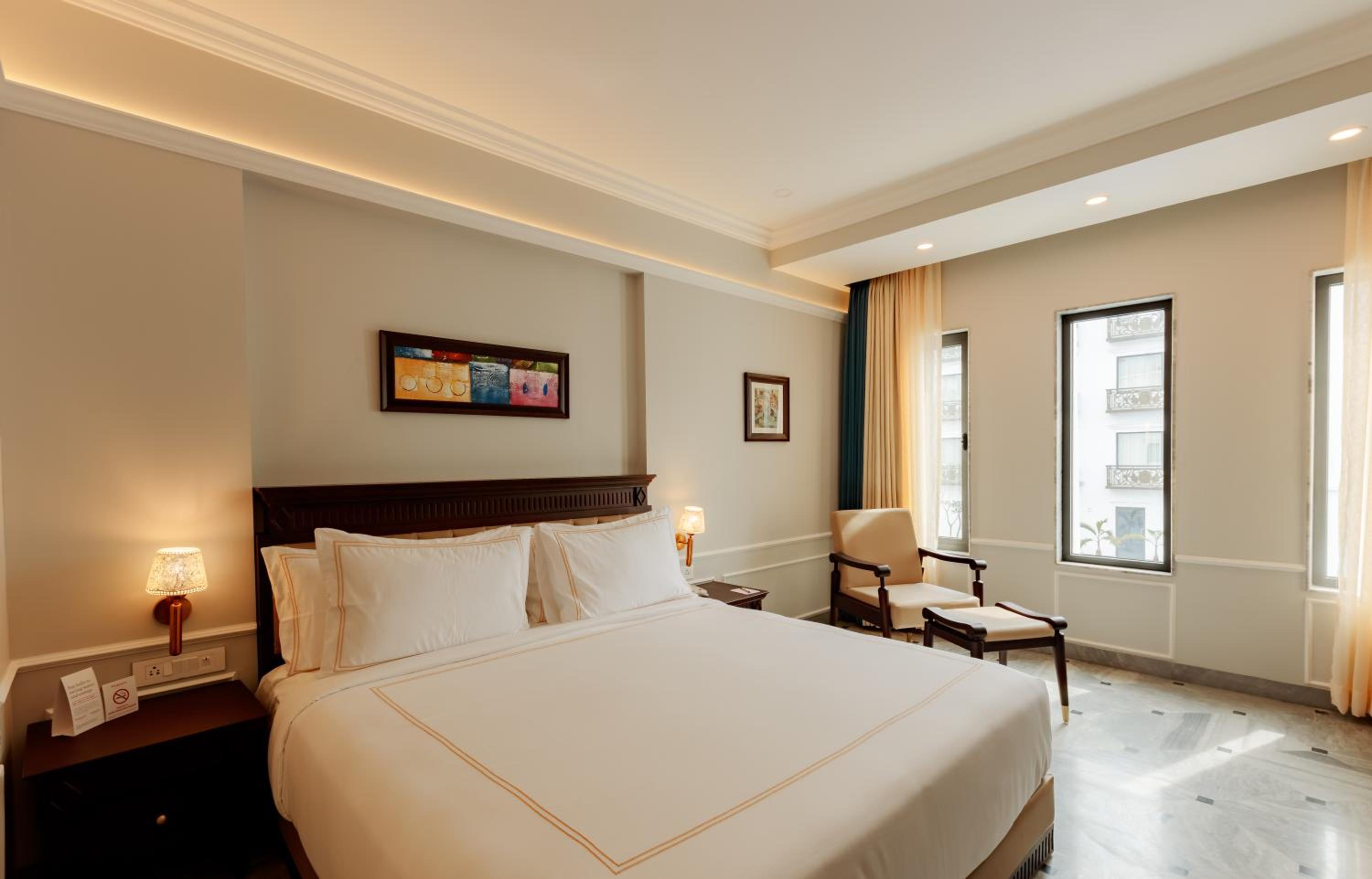 Deluxe Room with Pool View - Photo 3