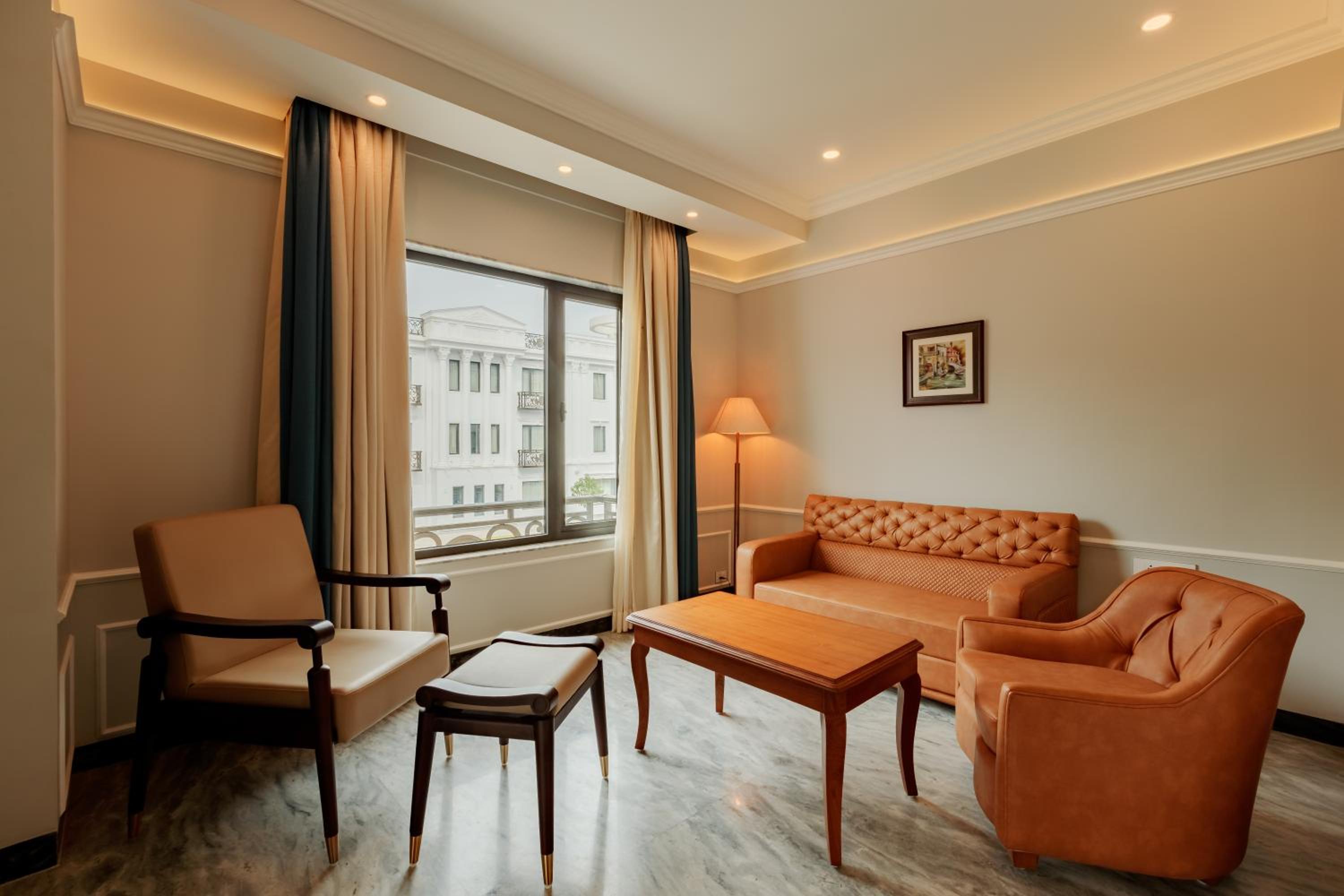 Executive Suite with Pool View - Photo 5
