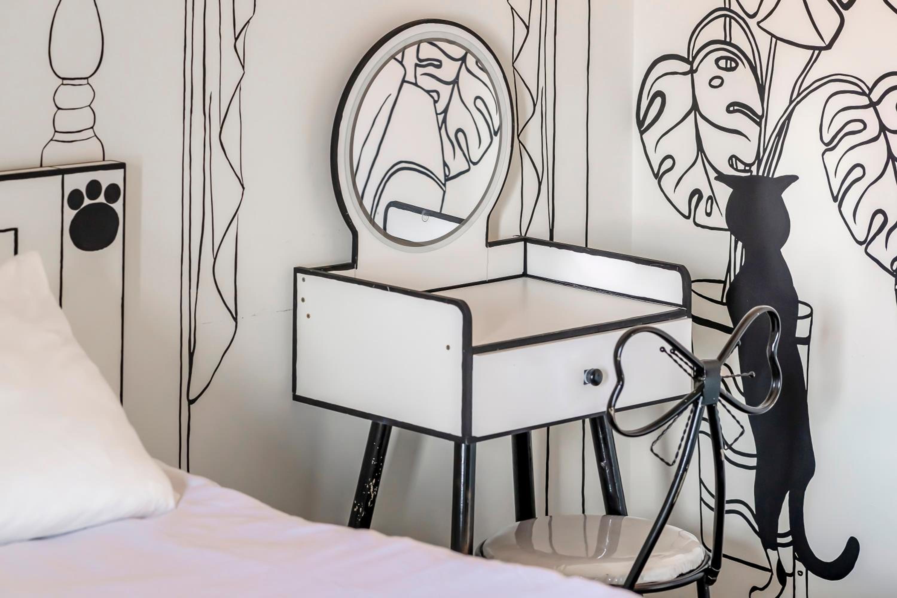 Deluxe Queen Room