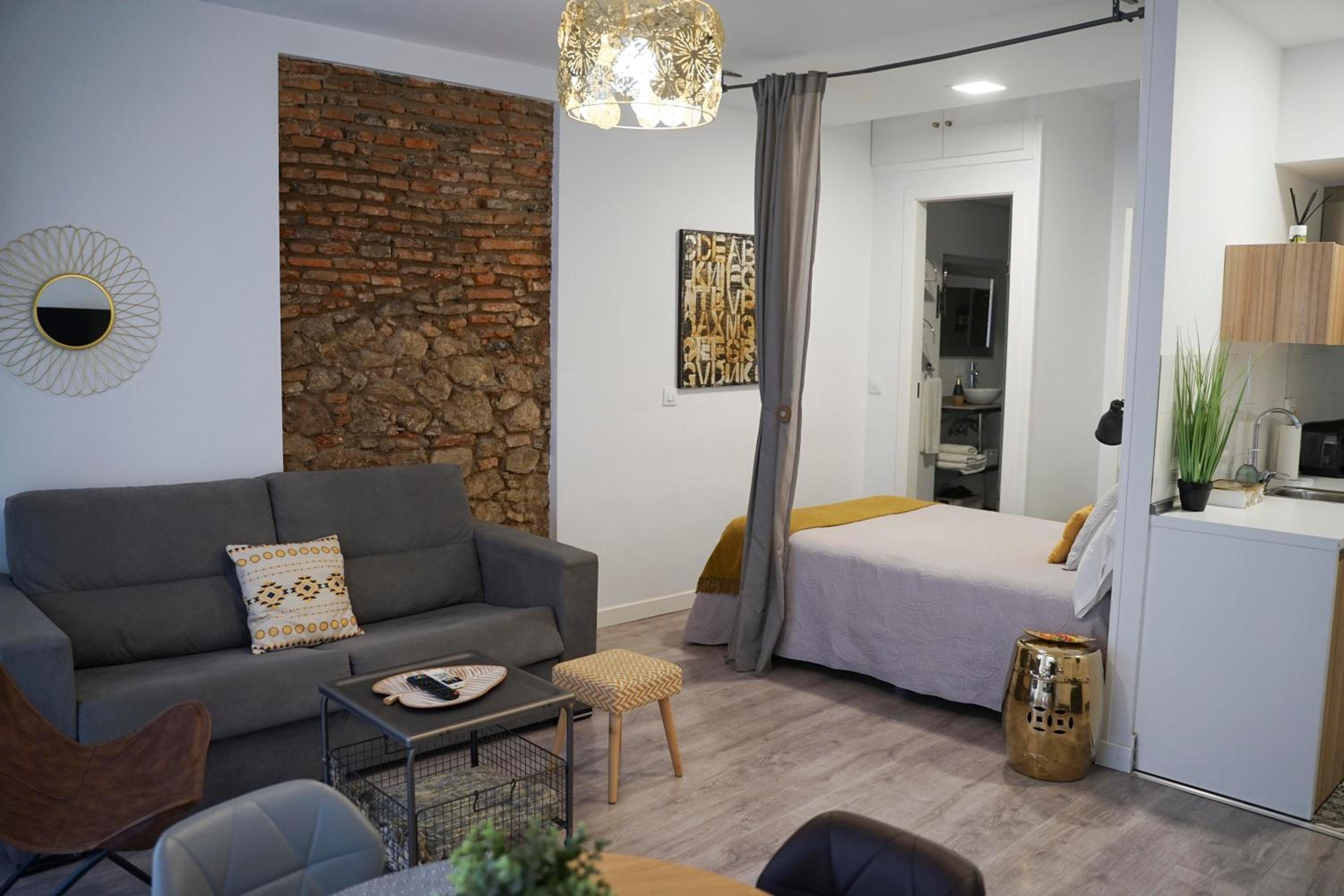 Studio Suites - Photo 1