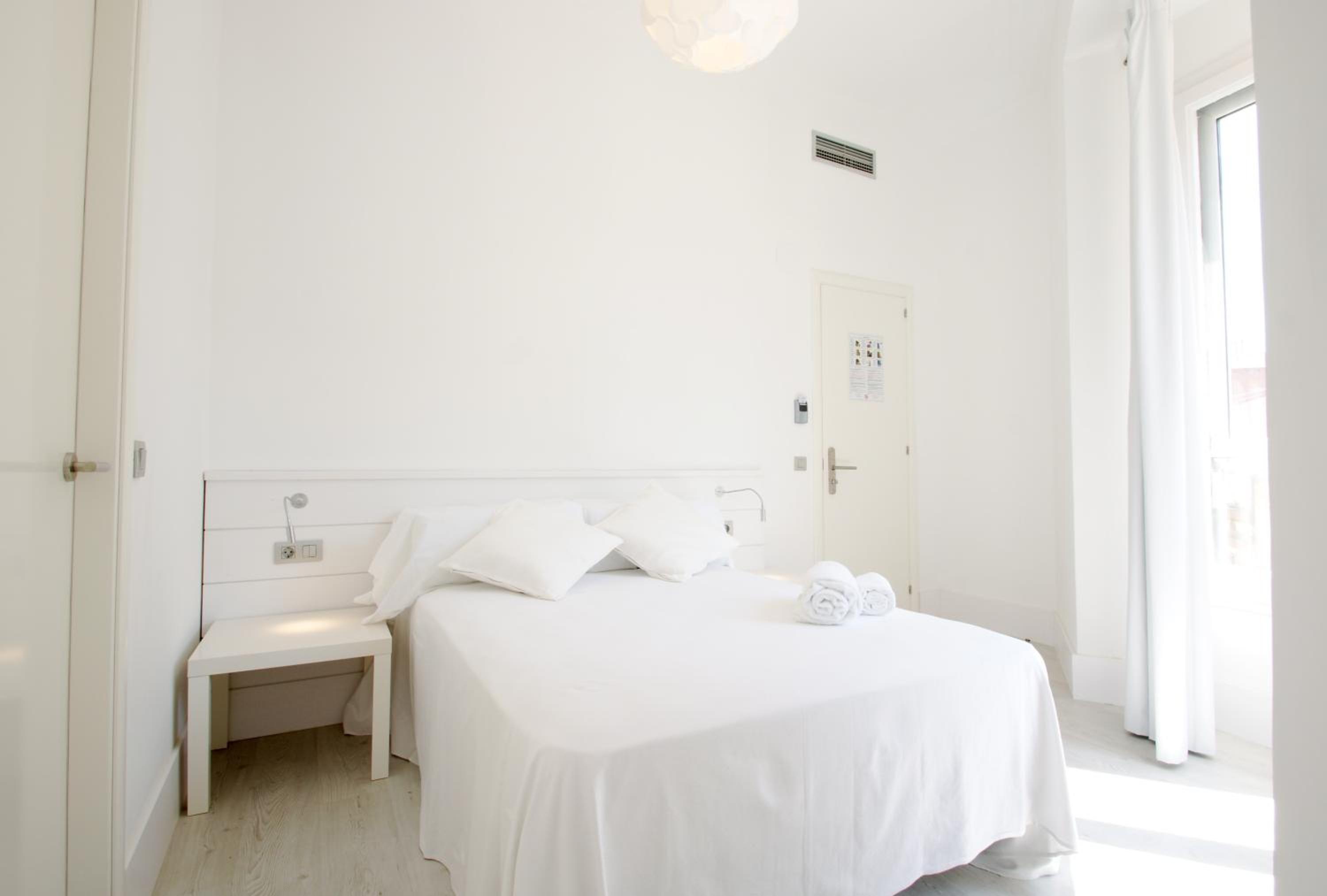 Double Room with Shared Bathroom photo 1