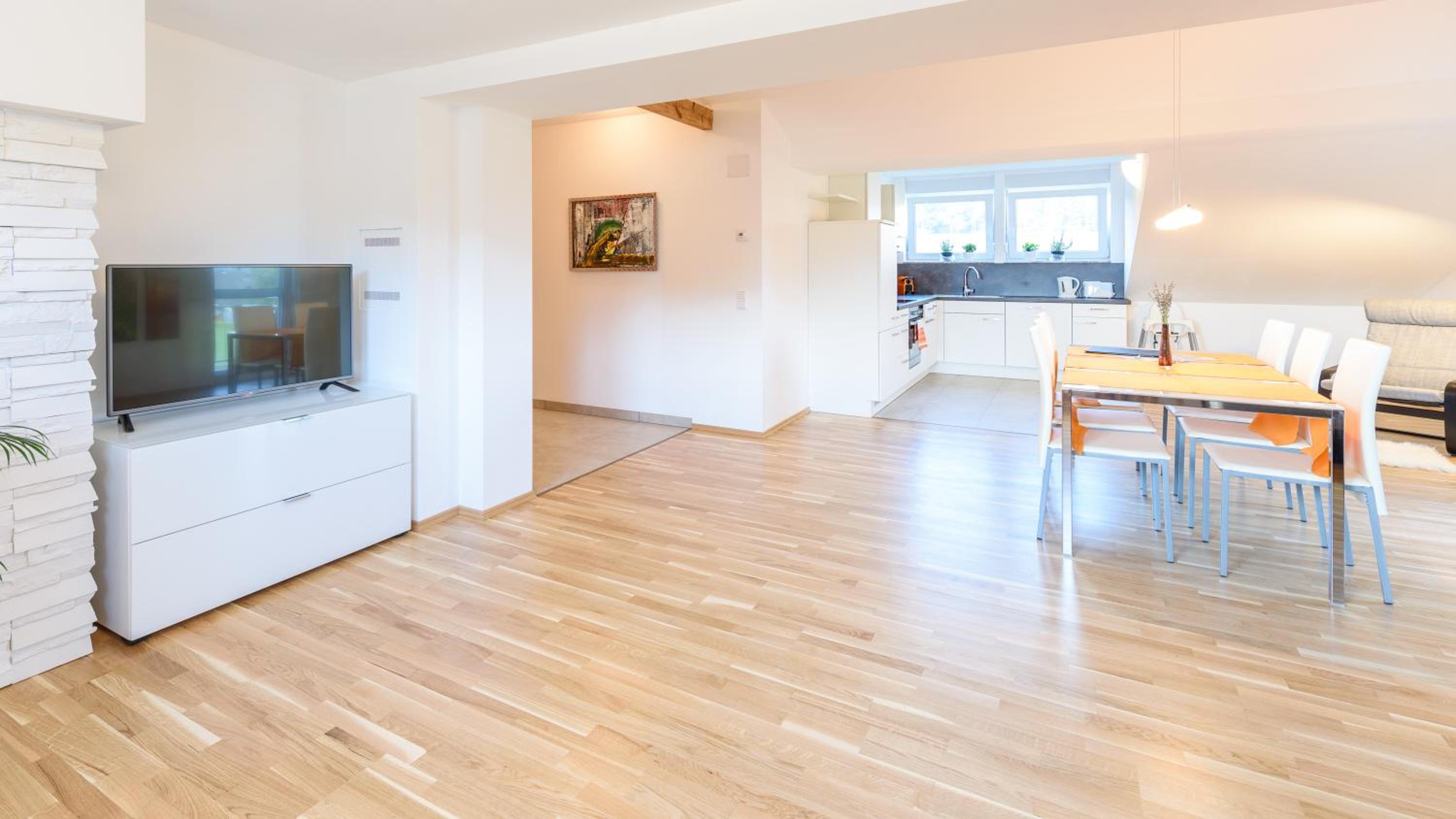 Large Two-Bedroom Apartment with Balcony photo 1
