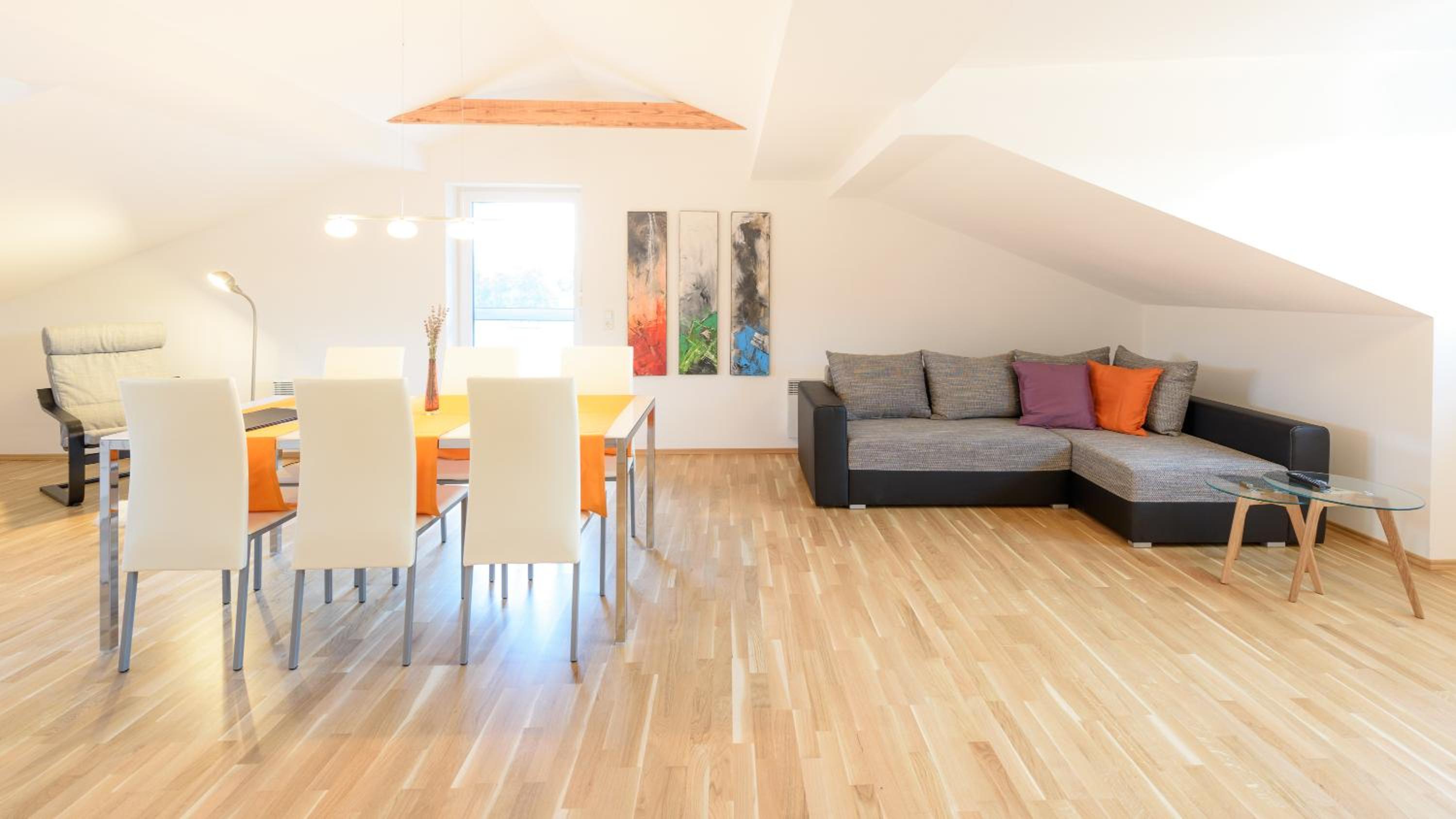 Large Two-Bedroom Apartment with Balcony photo 3