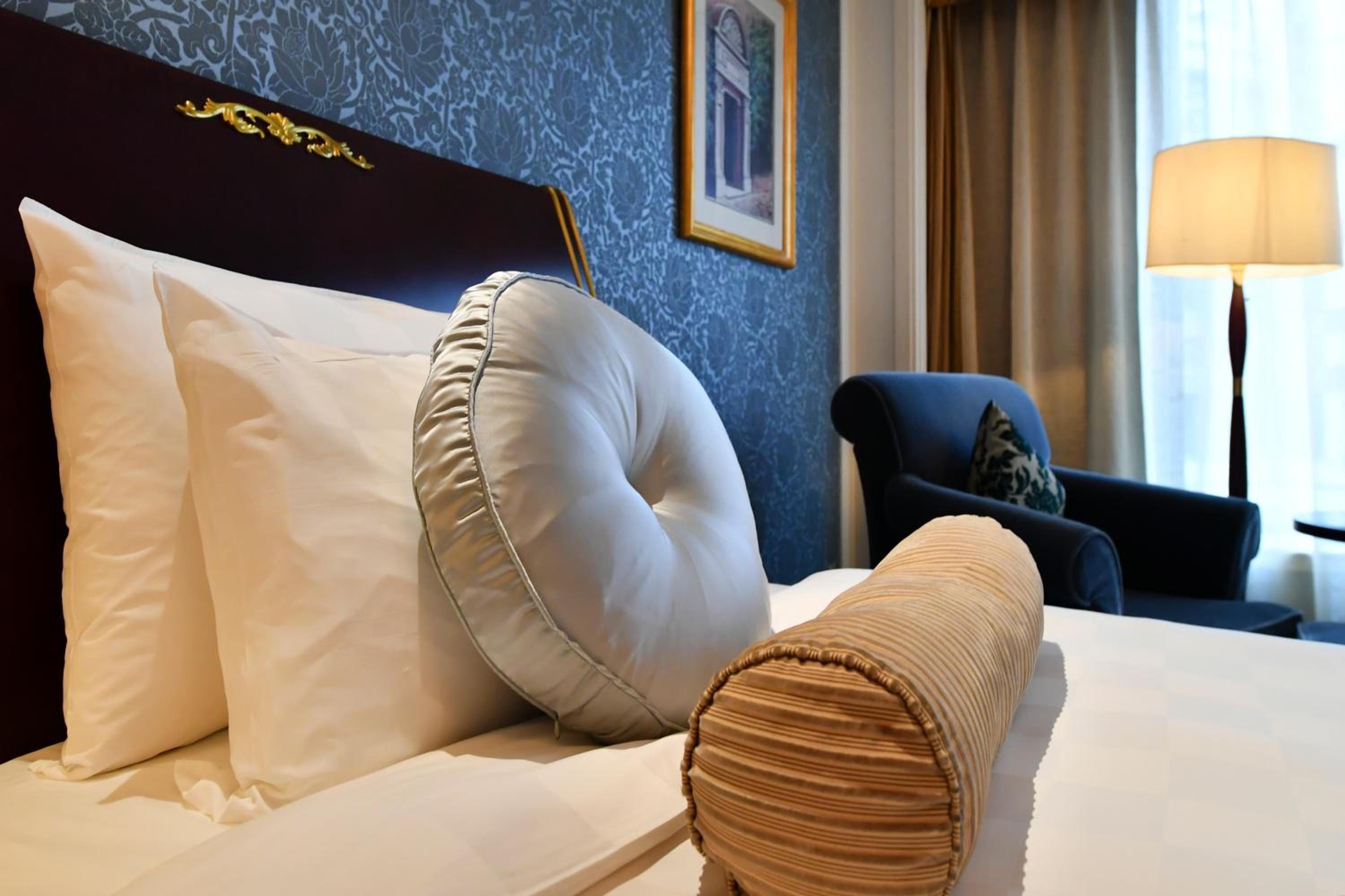 Executive Twin Room - Photo 4