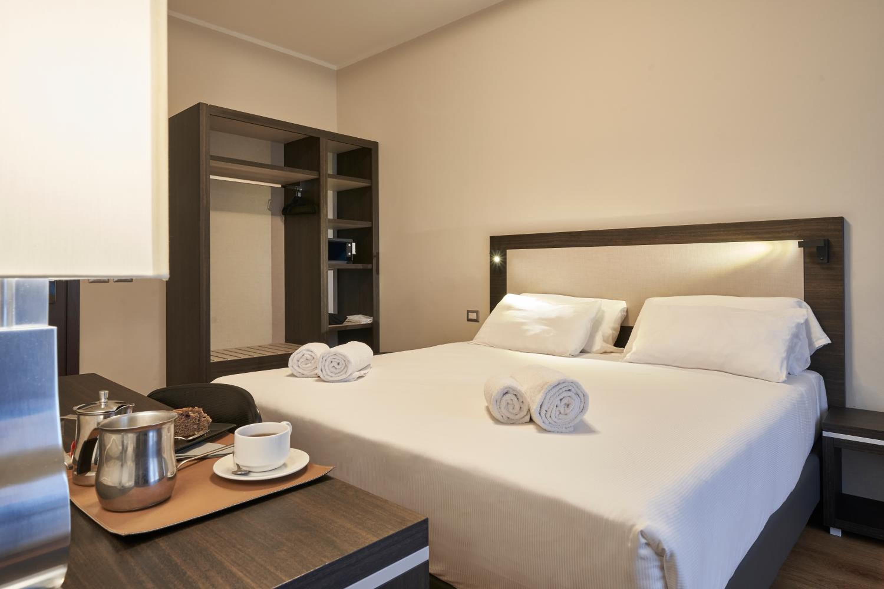 Superior Double or Twin Room photo 3