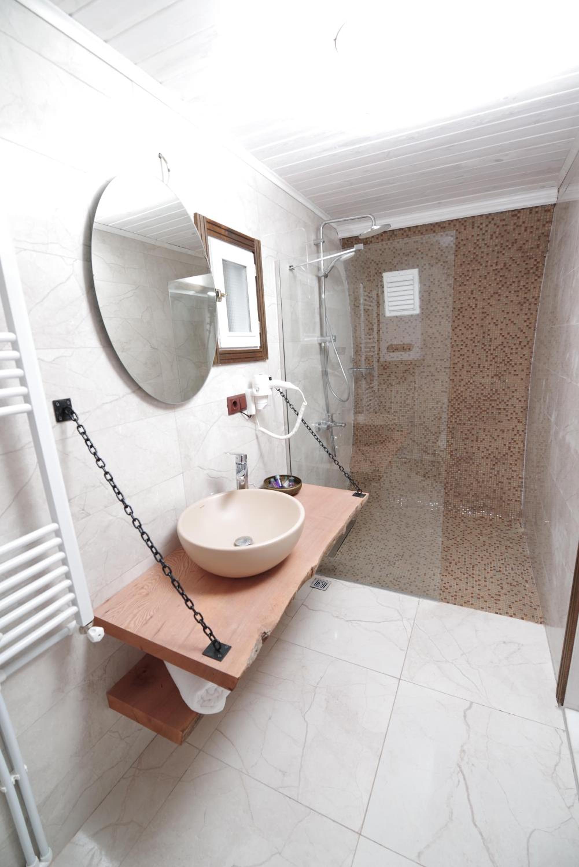 Deluxe Suite photo 3