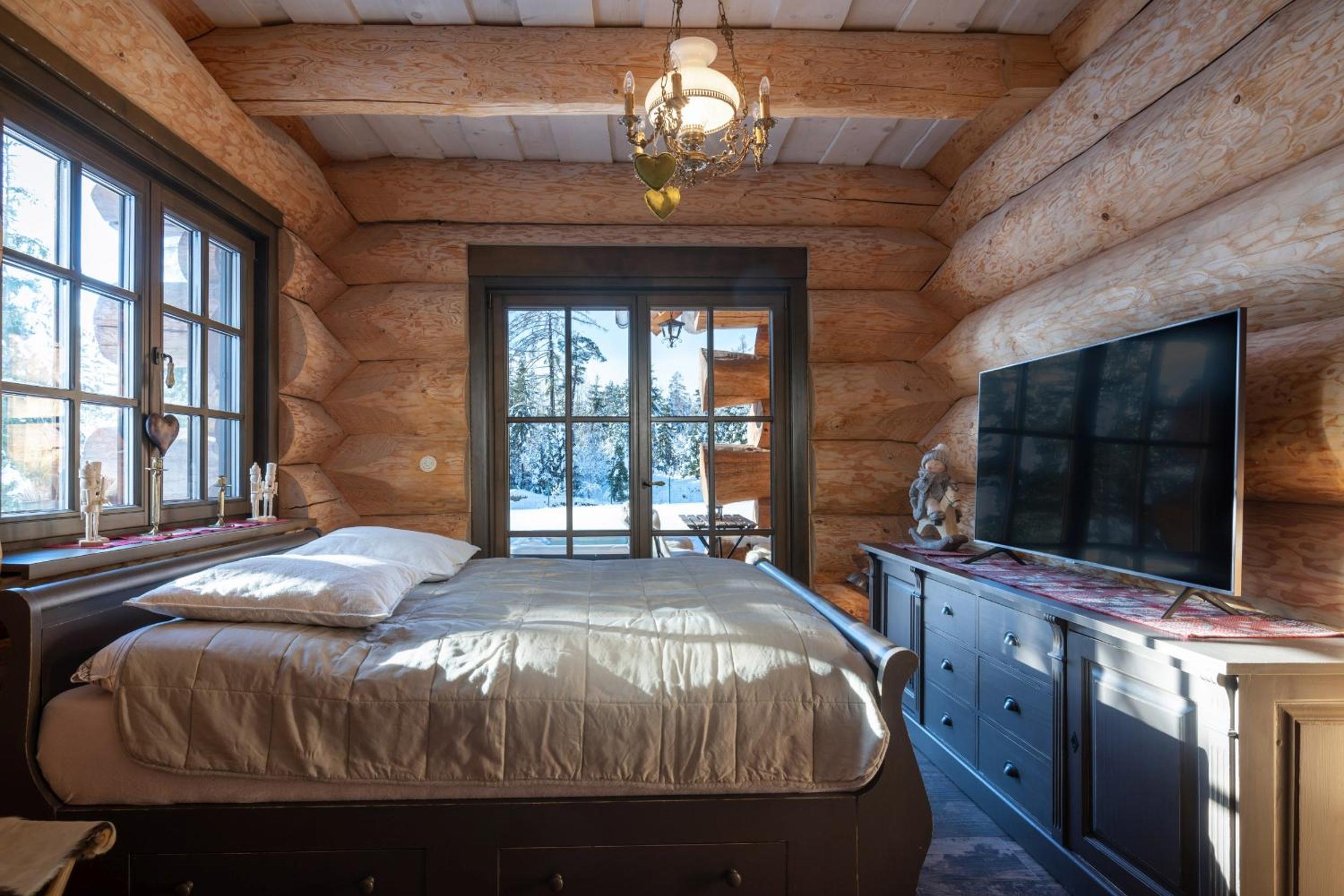 Three-Bedroom Chalet photo 1