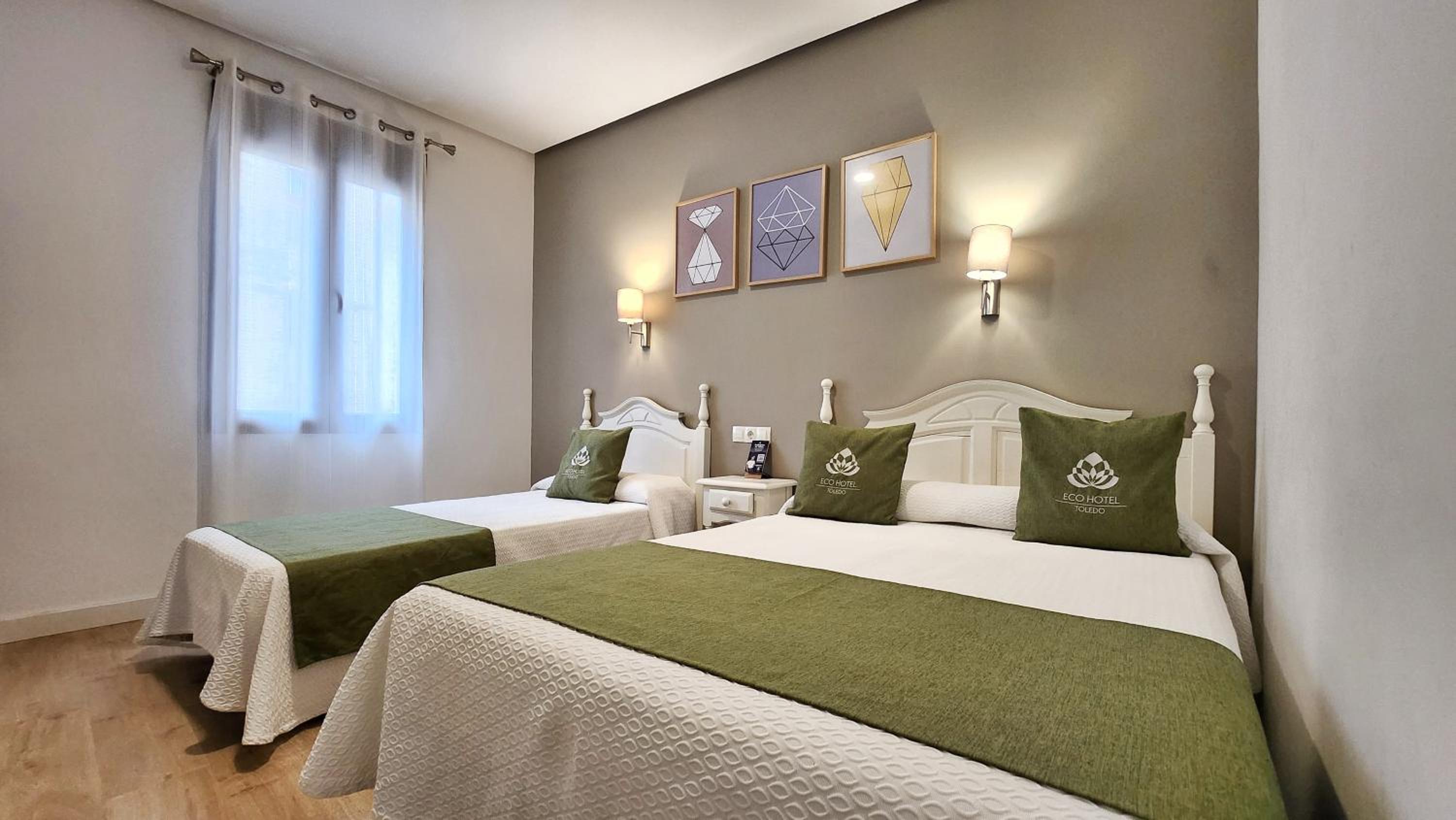 Triple Room with Private Bathroom - Photo 6
