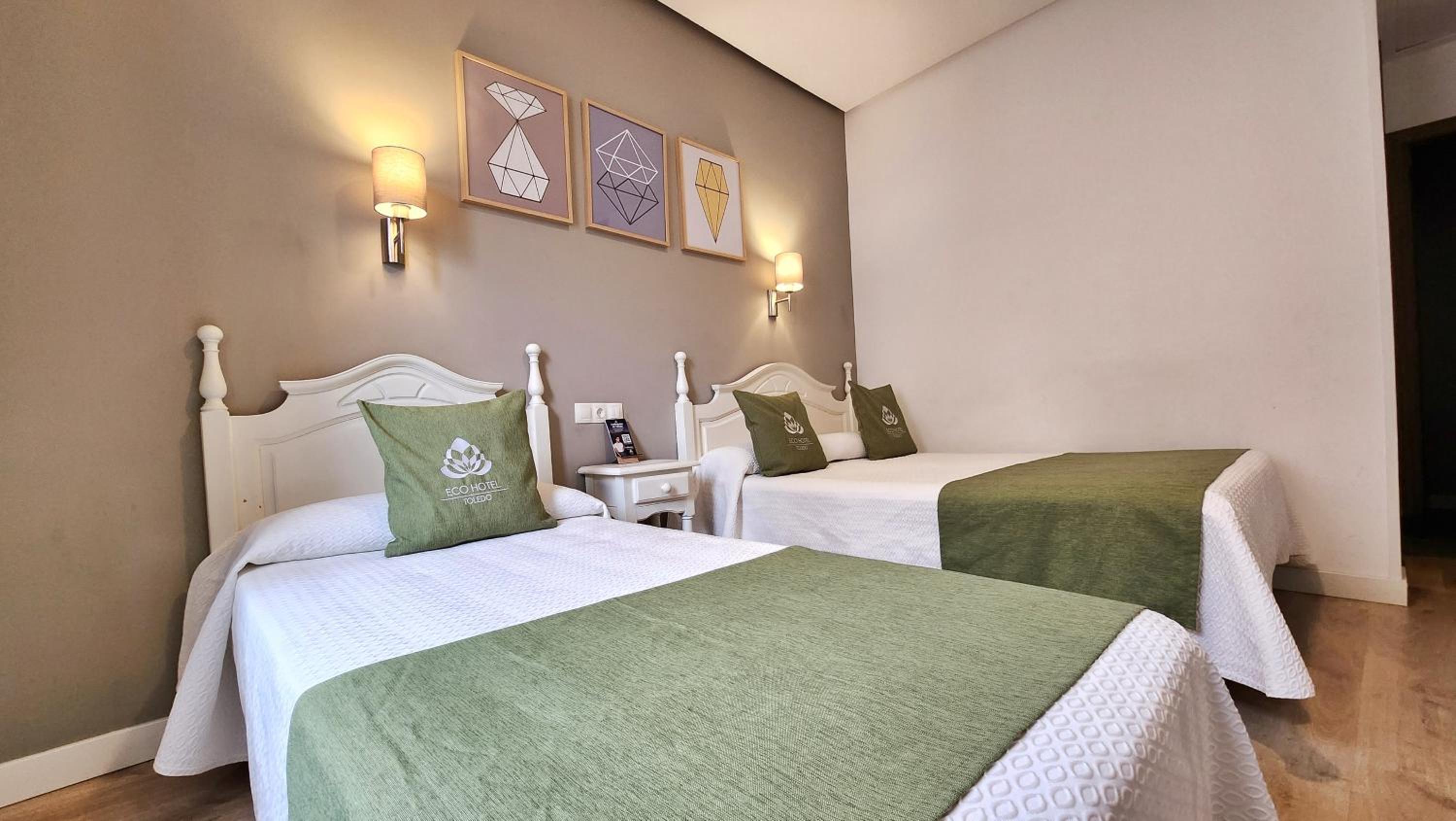 Triple Room with Private Bathroom - Photo 7