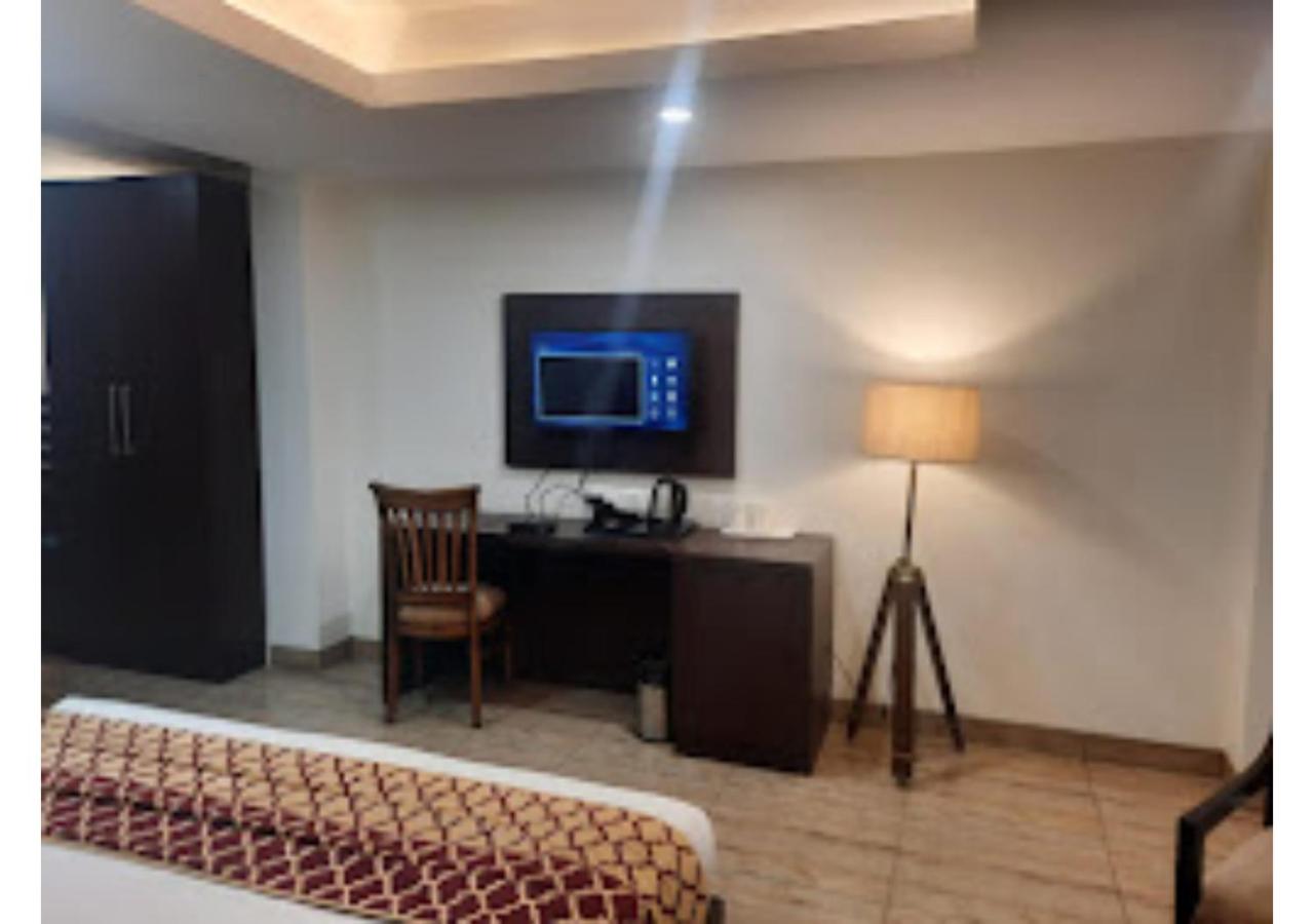 Deluxe King Room photo 3
