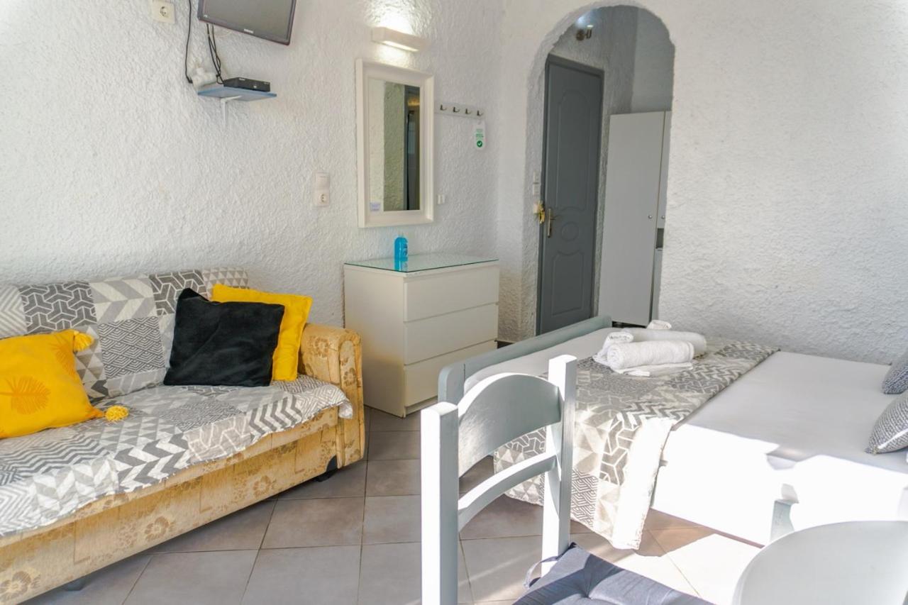 Double or Twin Room with Balcony - Photo 1