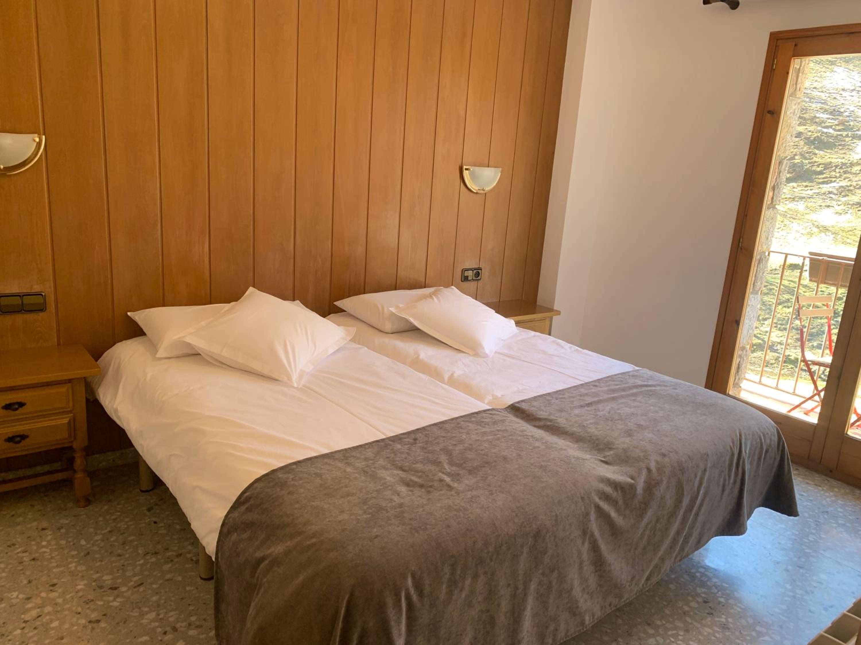 Twin Room with Balcony photo 2
