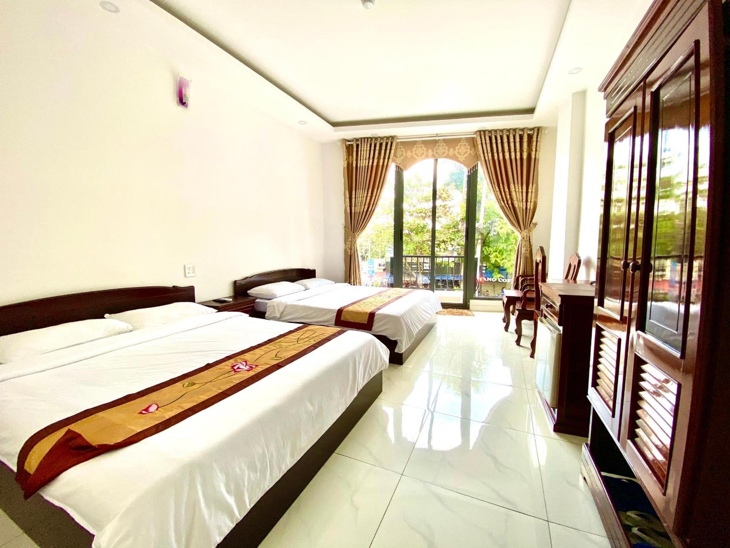 Quadruple Room with Balcony photo 1