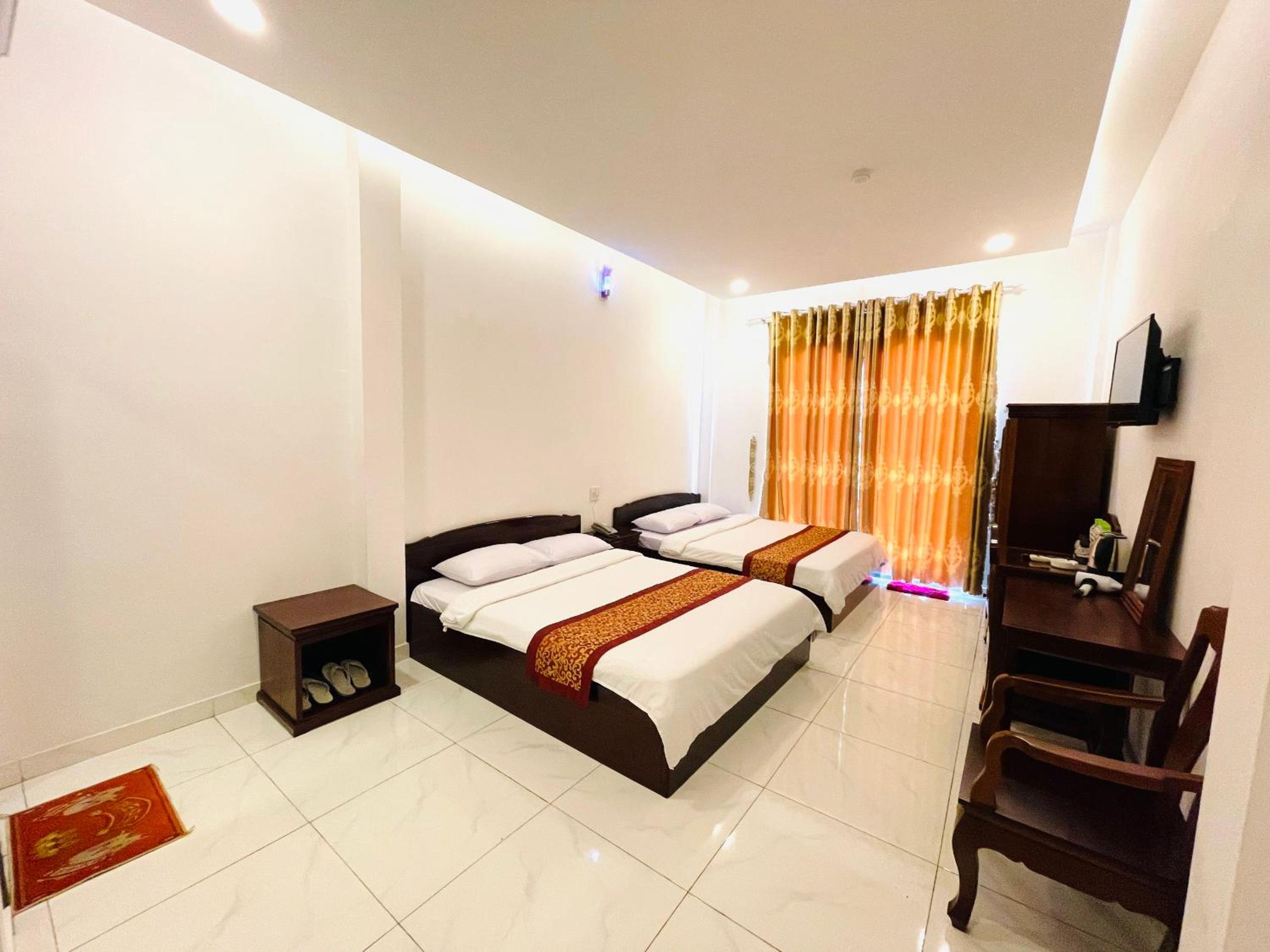 Quadruple Room with Balcony photo 2
