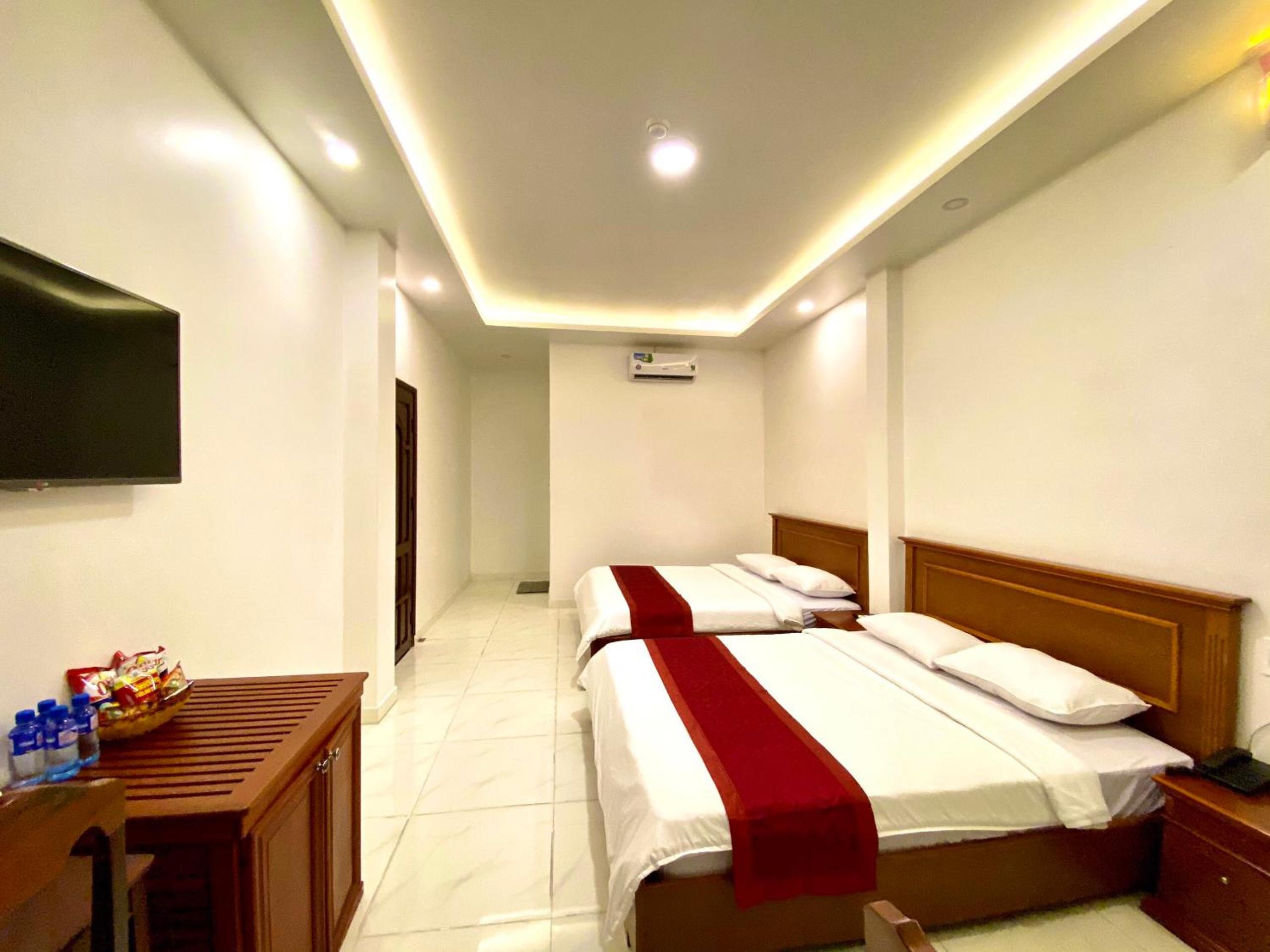 Quadruple Room with Balcony photo 3