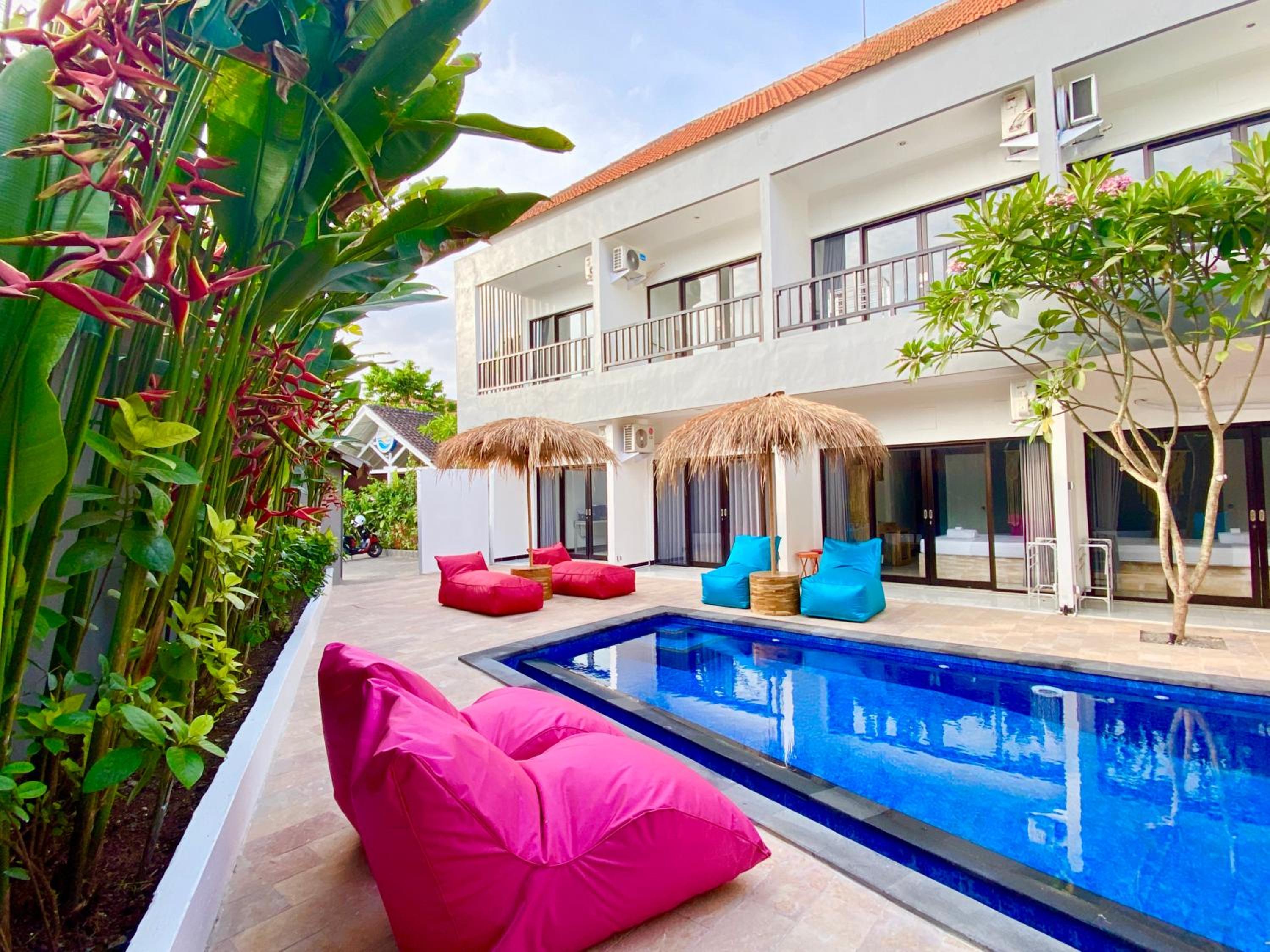 Double Room with Pool View - Photo 26