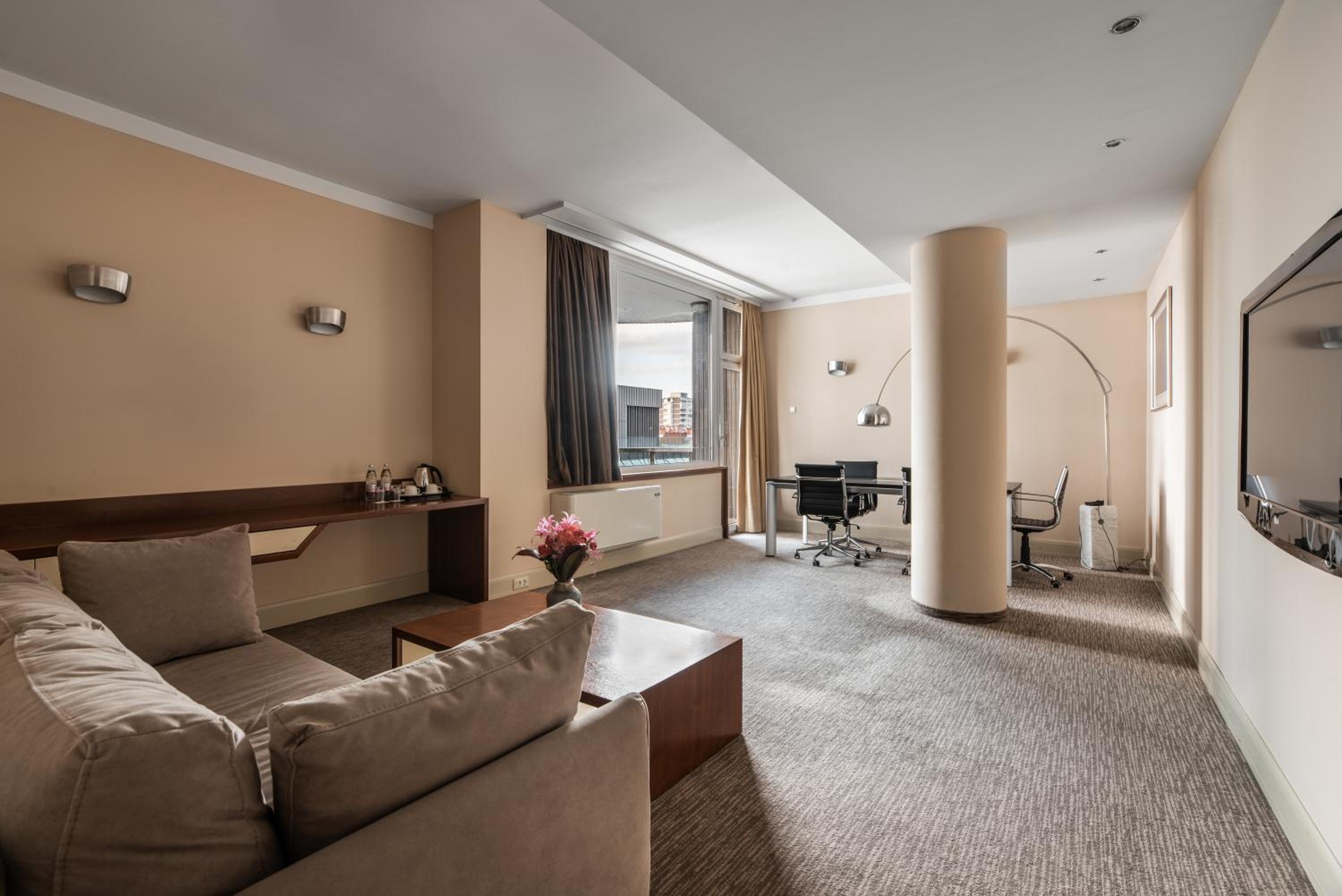 Executive Suite photo 3