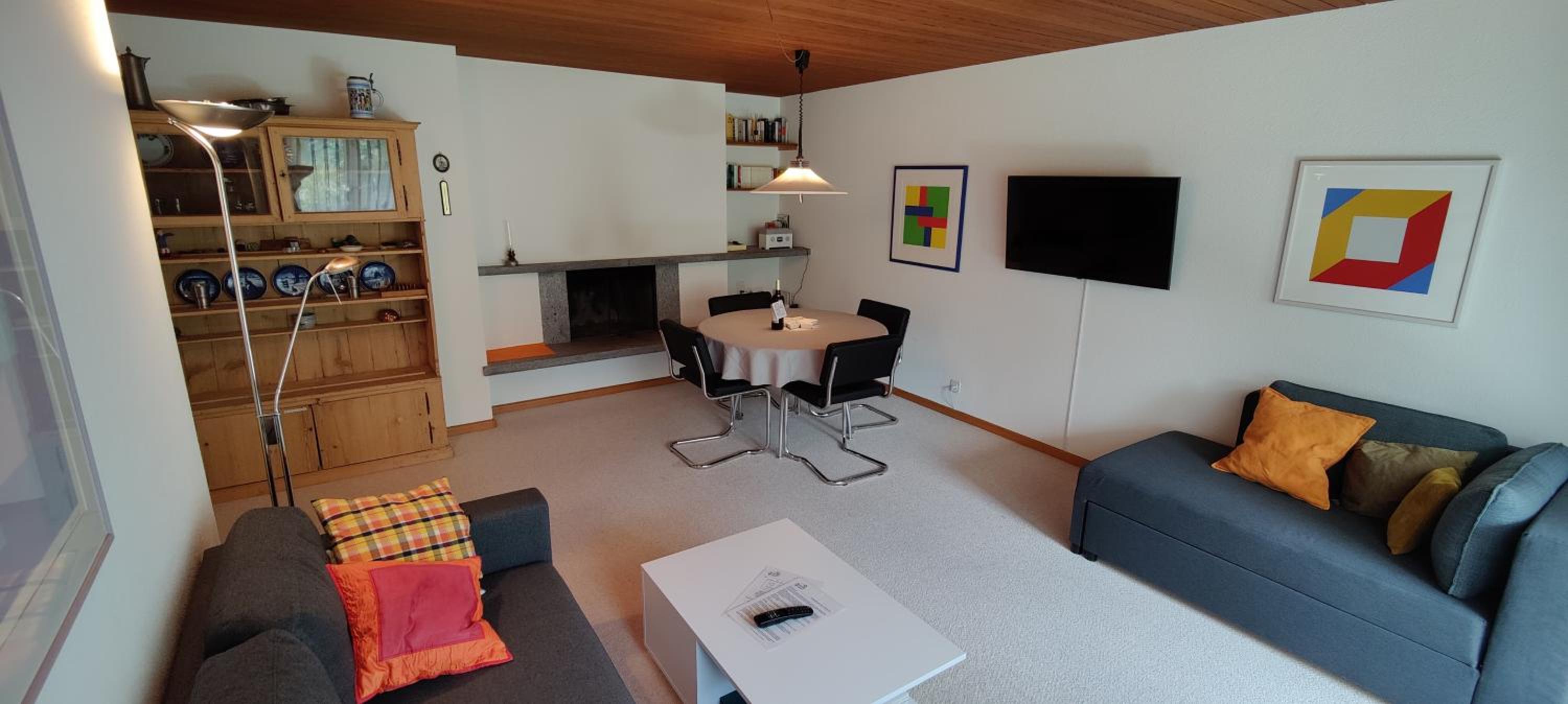 One-Bedroom Apartment photo 1