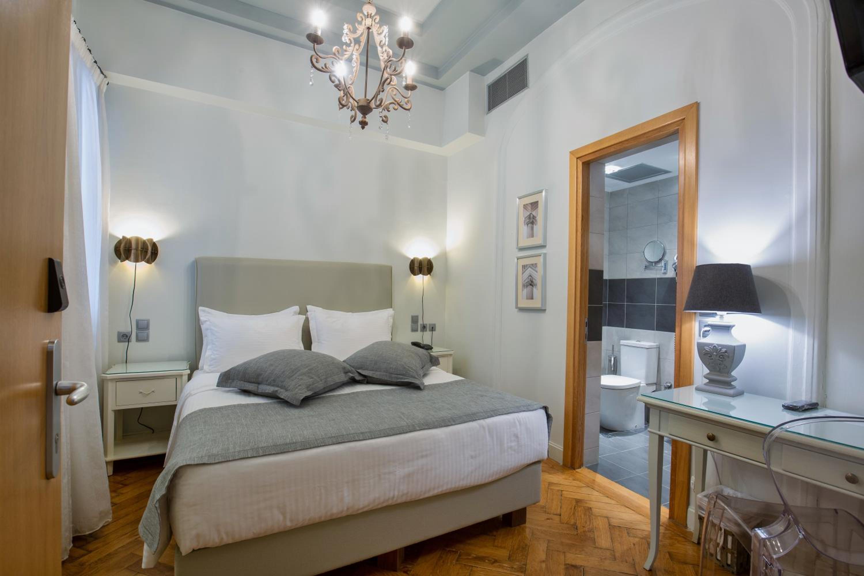 Small Double Room photo 2
