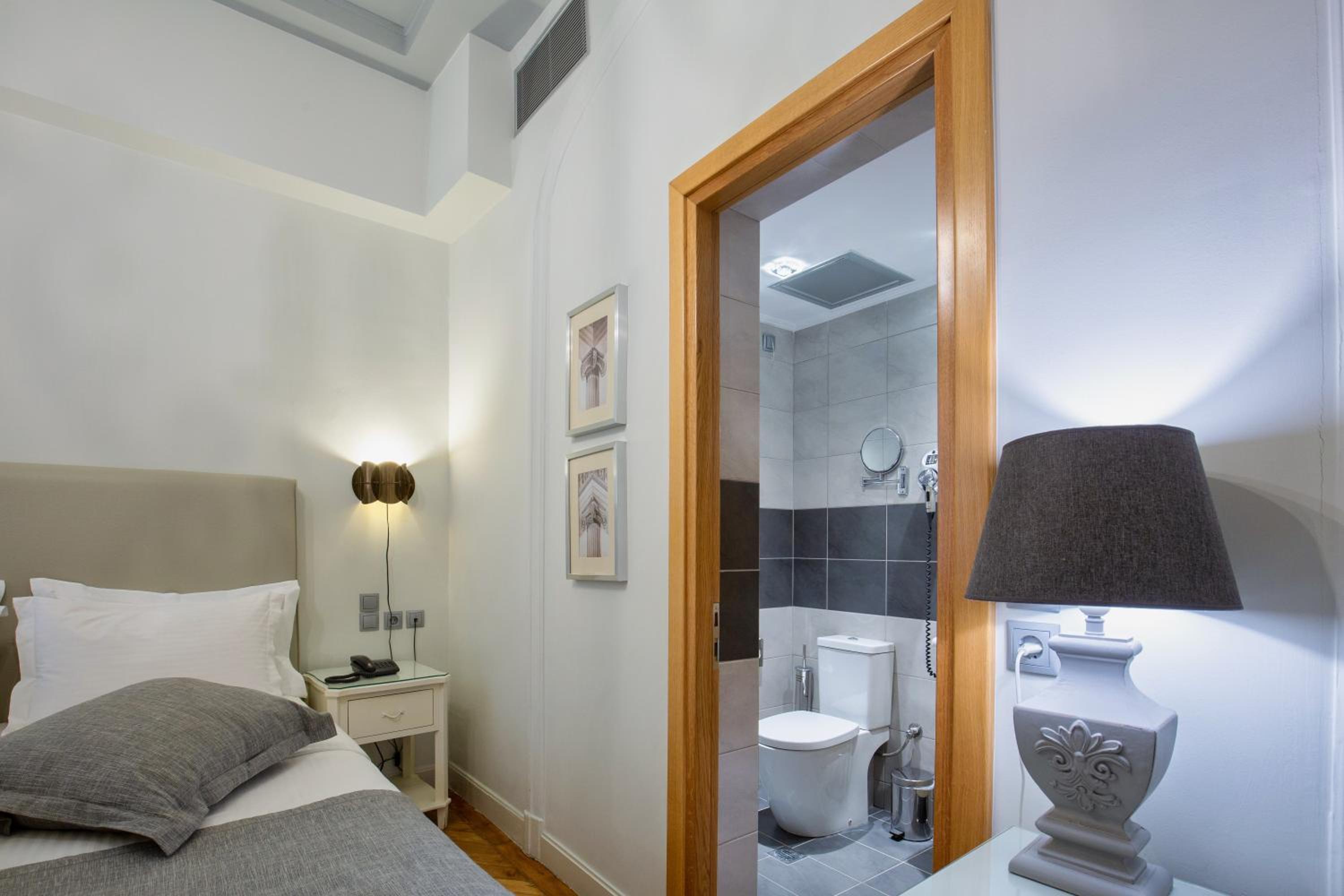 Small Double Room photo 3