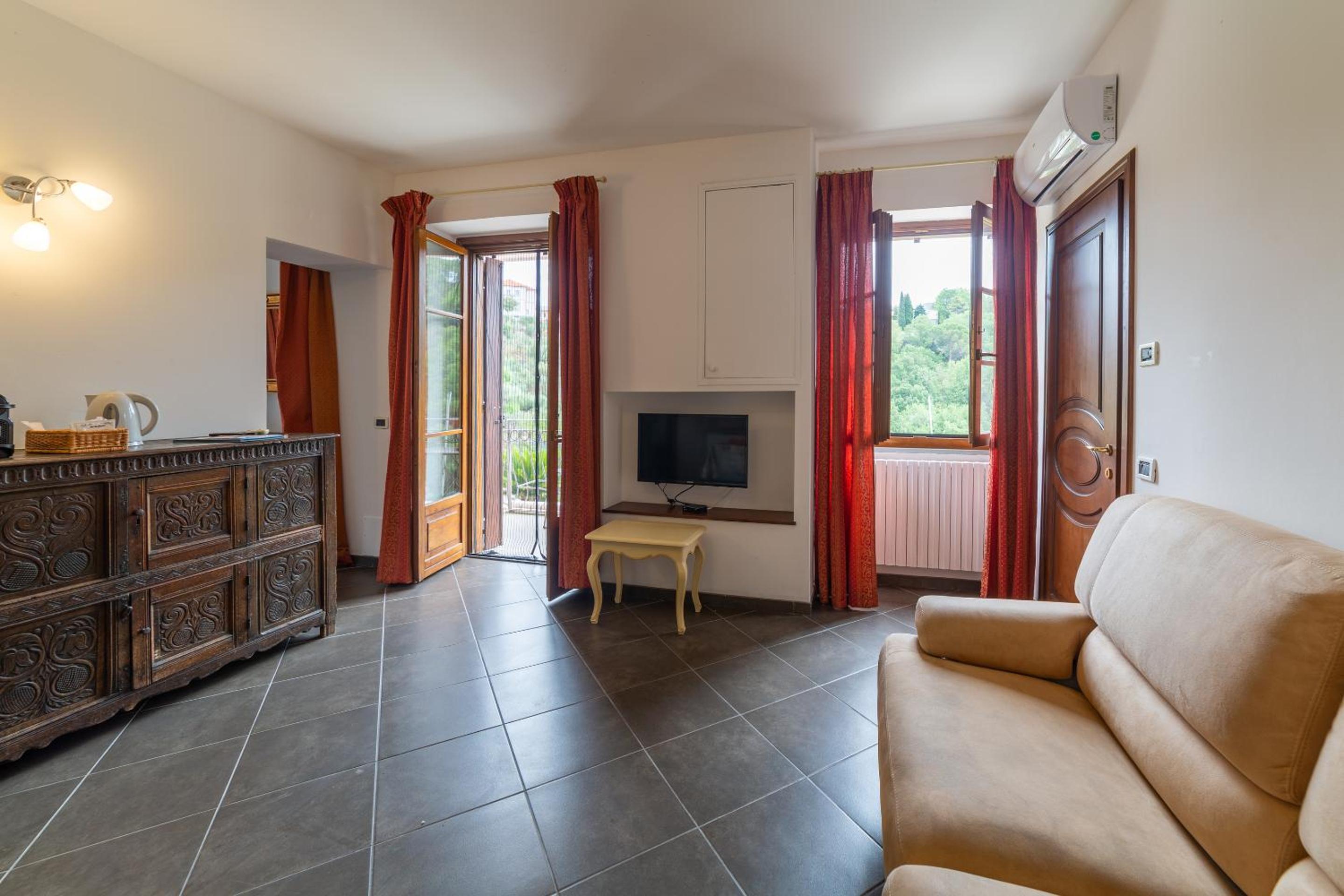 One-Bedroom House photo 1
