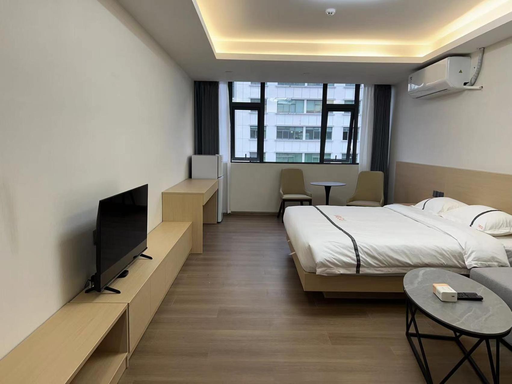 Comfort Queen Room 