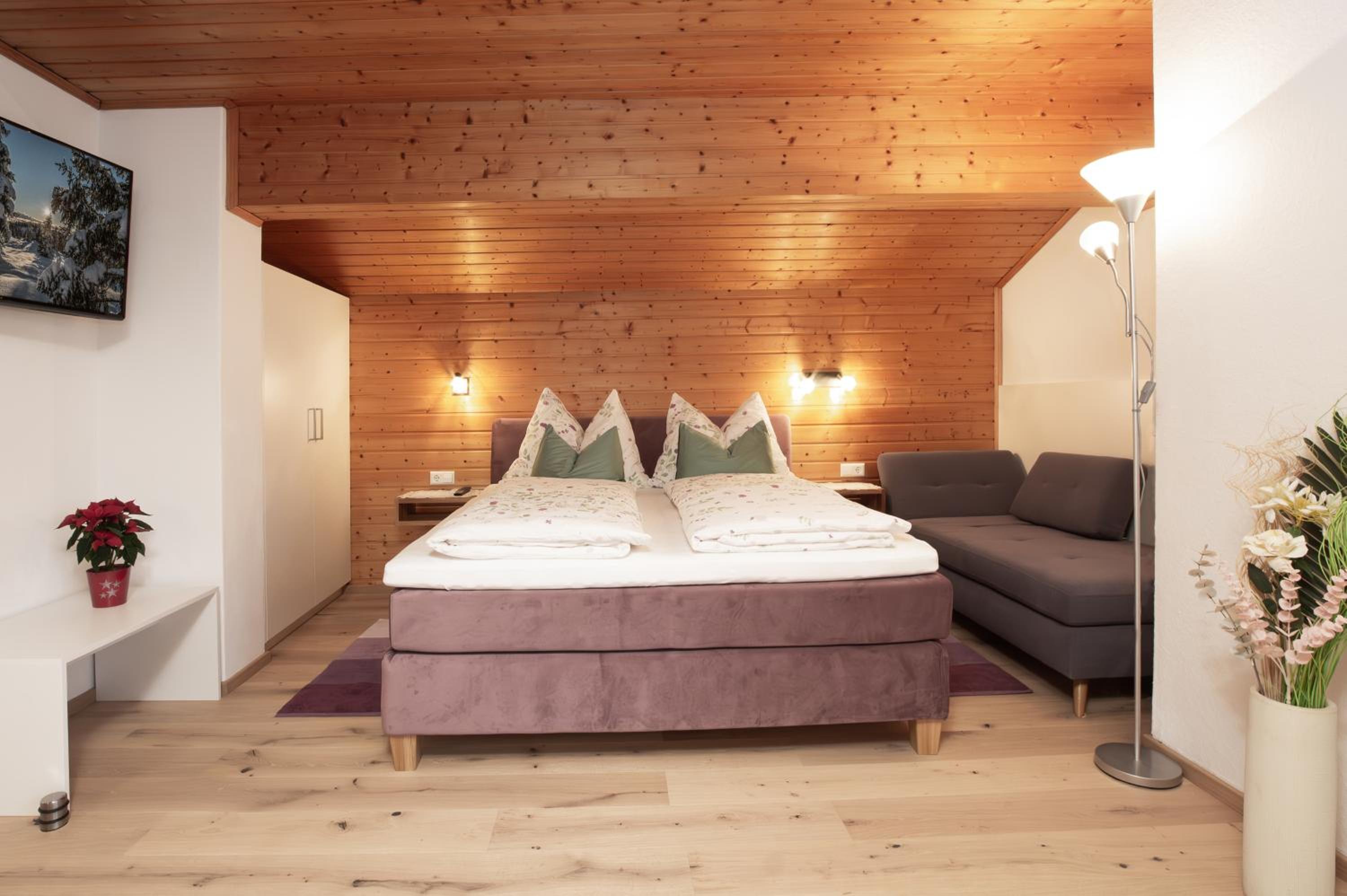 Deluxe Apartment