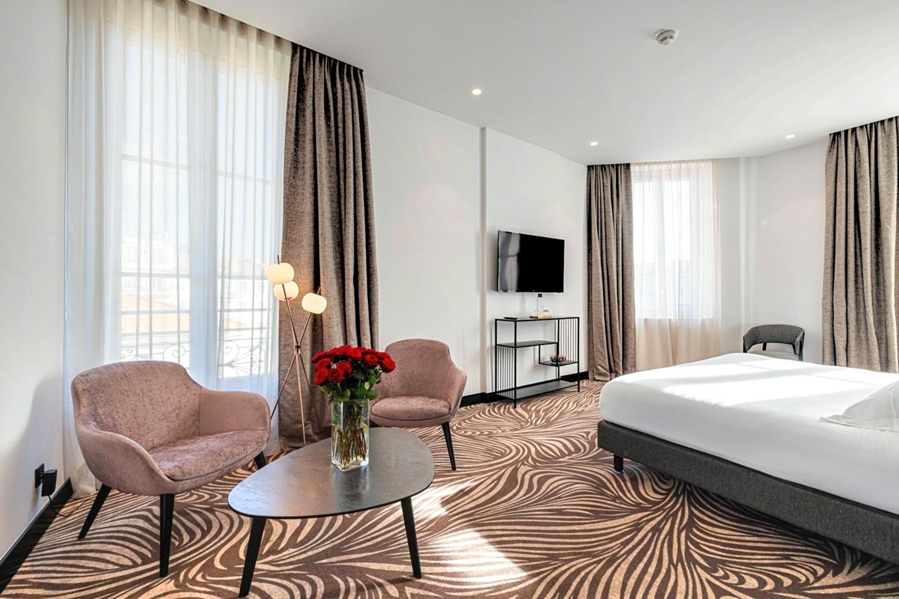 King Suite with Sofa Bed