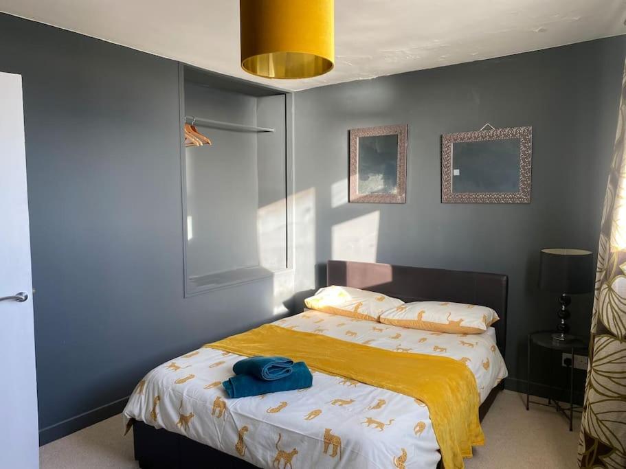 Three-Bedroom Apartment photo 1