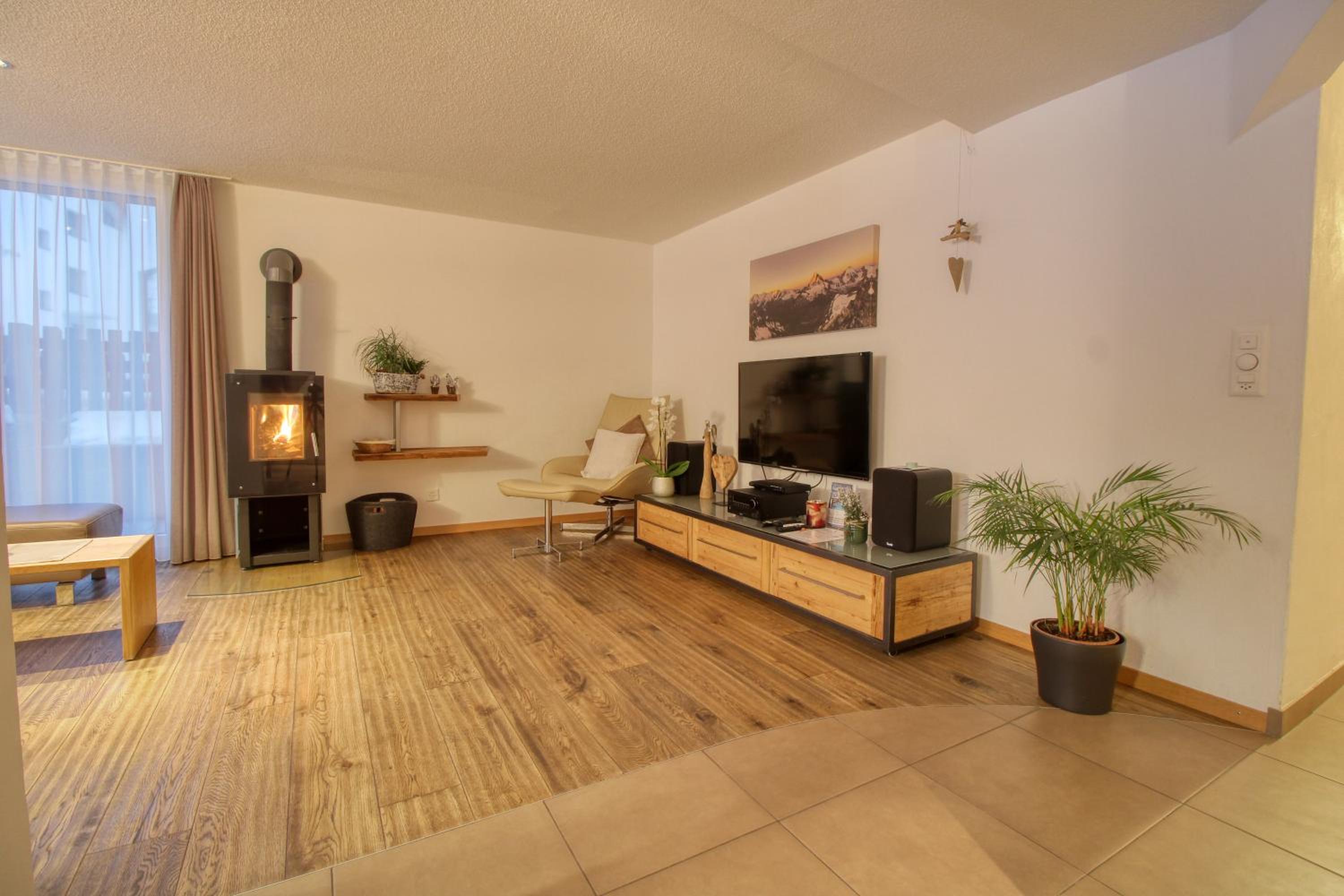 Apartment (6 Adults)