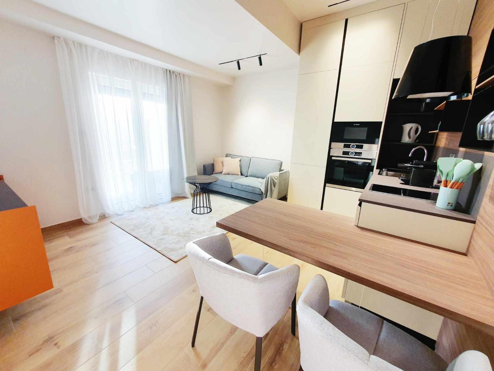 One-Bedroom Apartment photo 1
