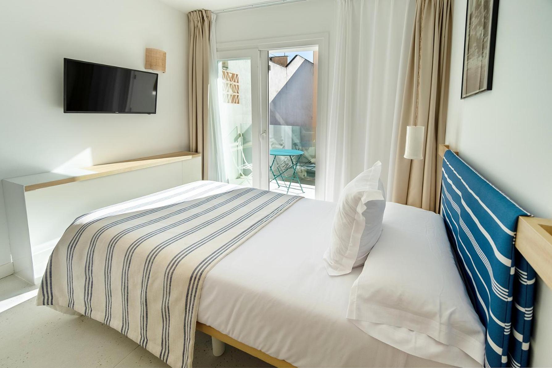 Single Room with Balcony photo 2